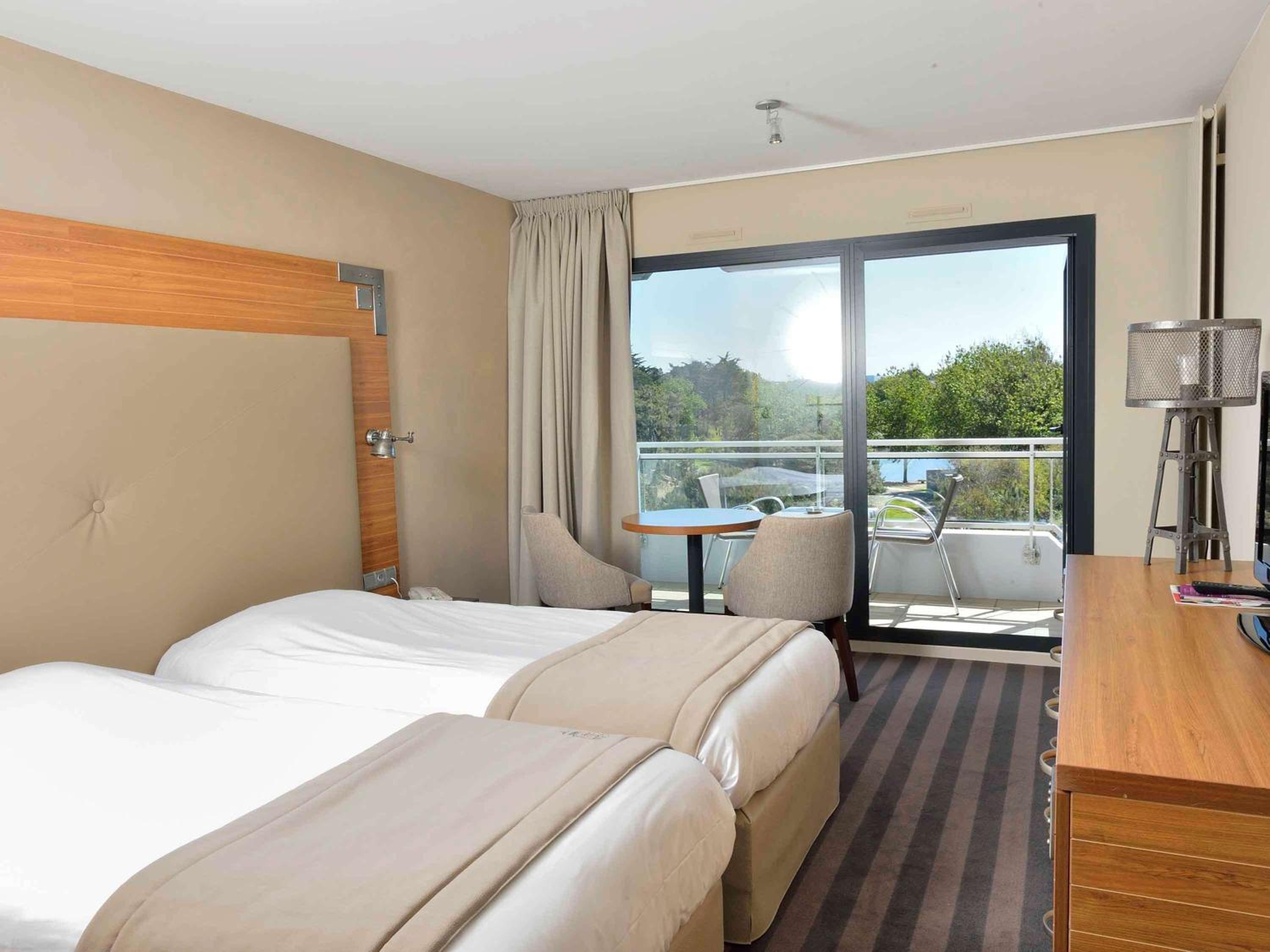 Classic Room with Queen Bed or Two Single Beds, Balcony and Forest View