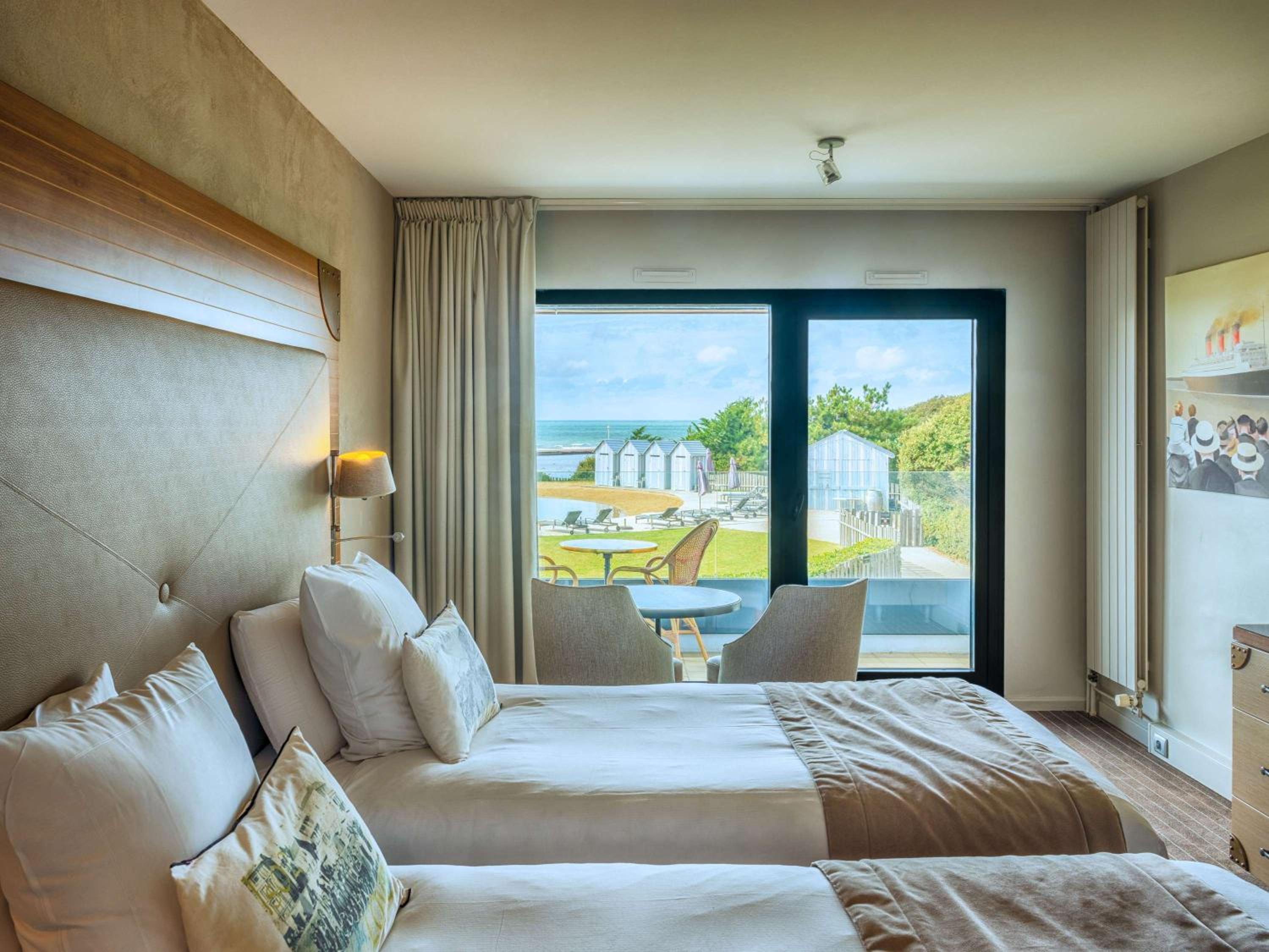 Classic Room with Queen Bed or Two Single Beds, Balcony and Sea View photo 3