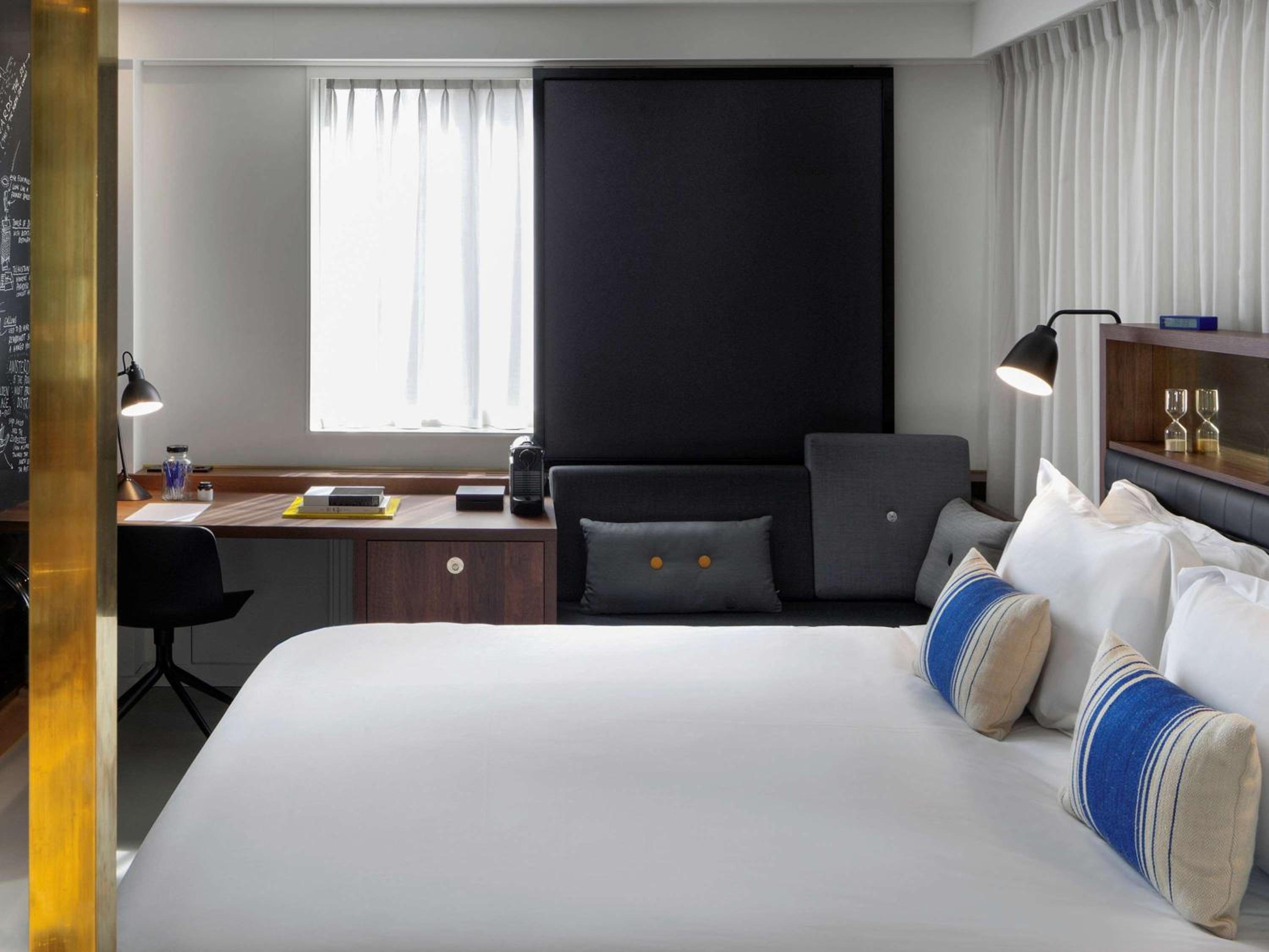 Superior King Room photo 2