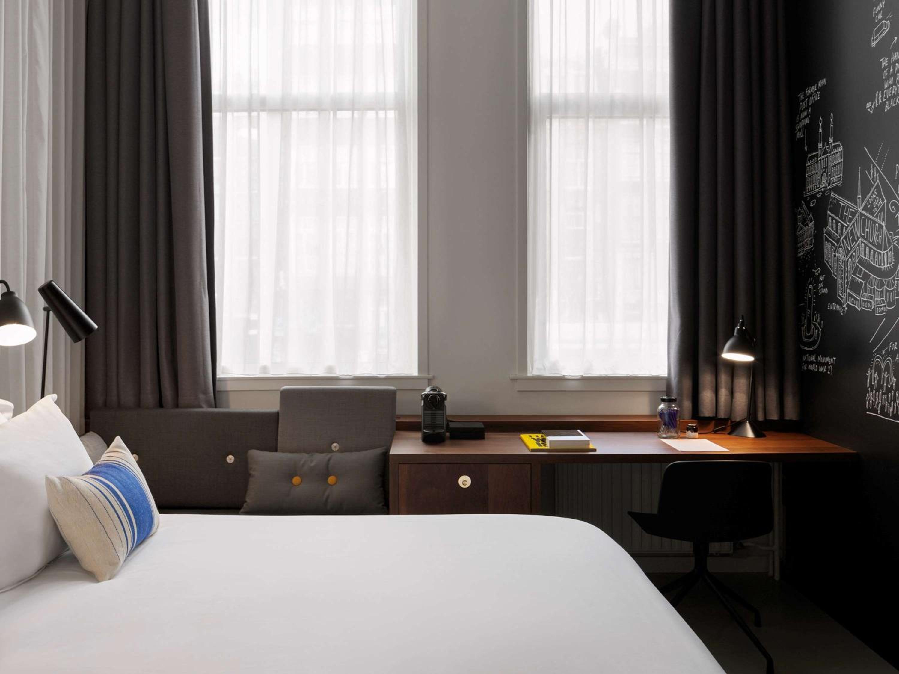 Deluxe King Room photo 3