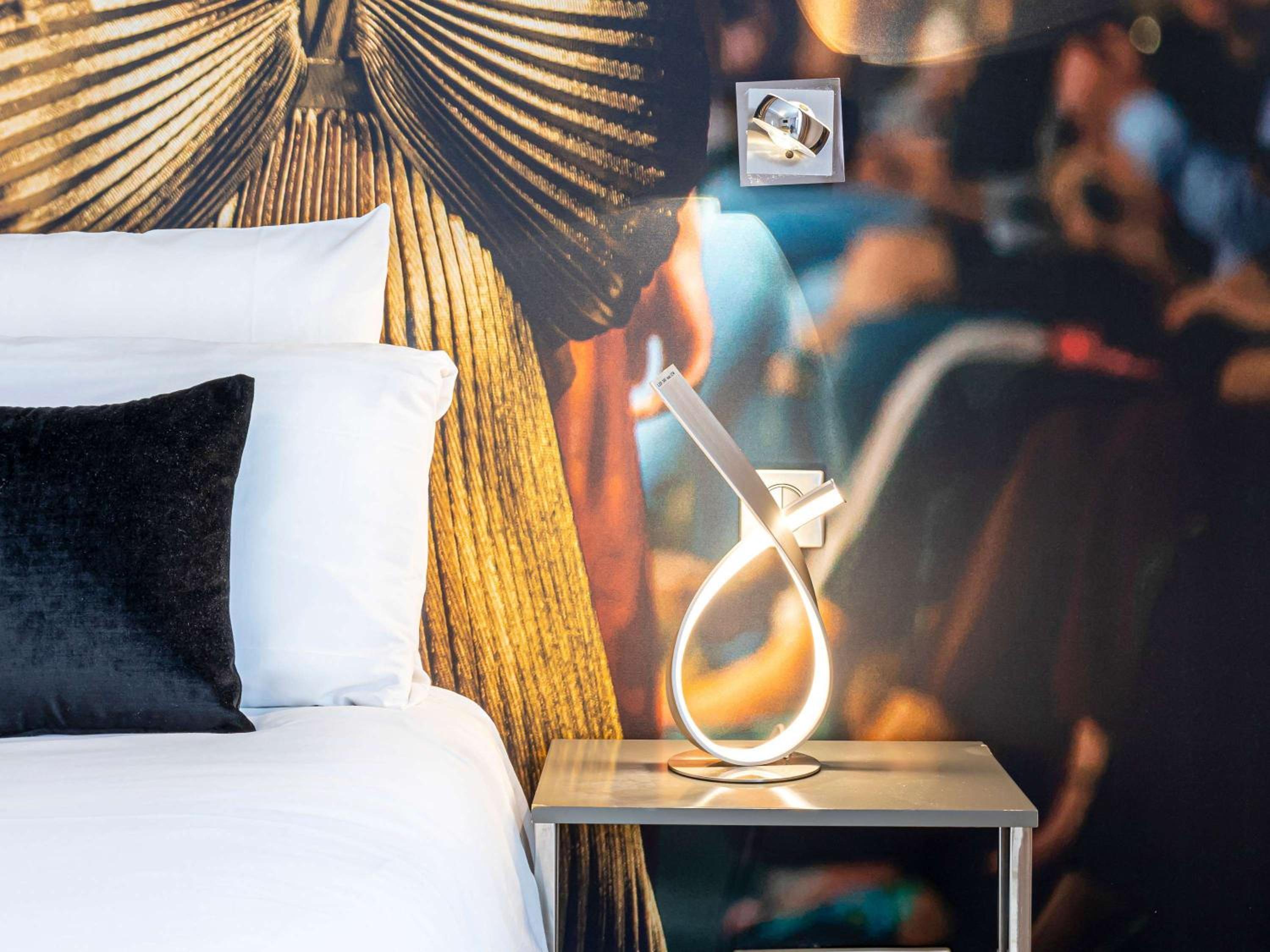 Accessible Classic Room with One Double Bed thumbnail 6