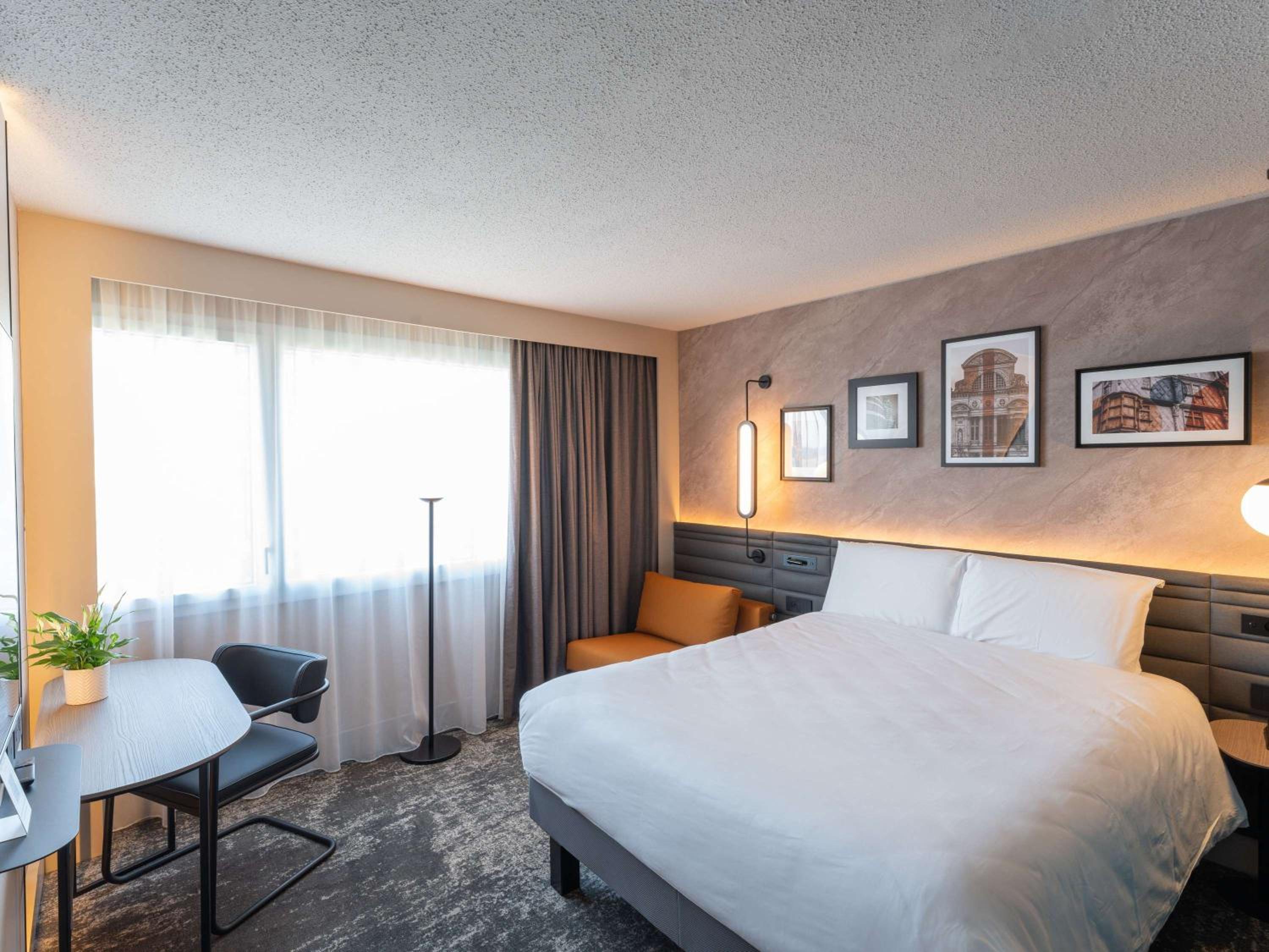 Connected Standard Family Suite