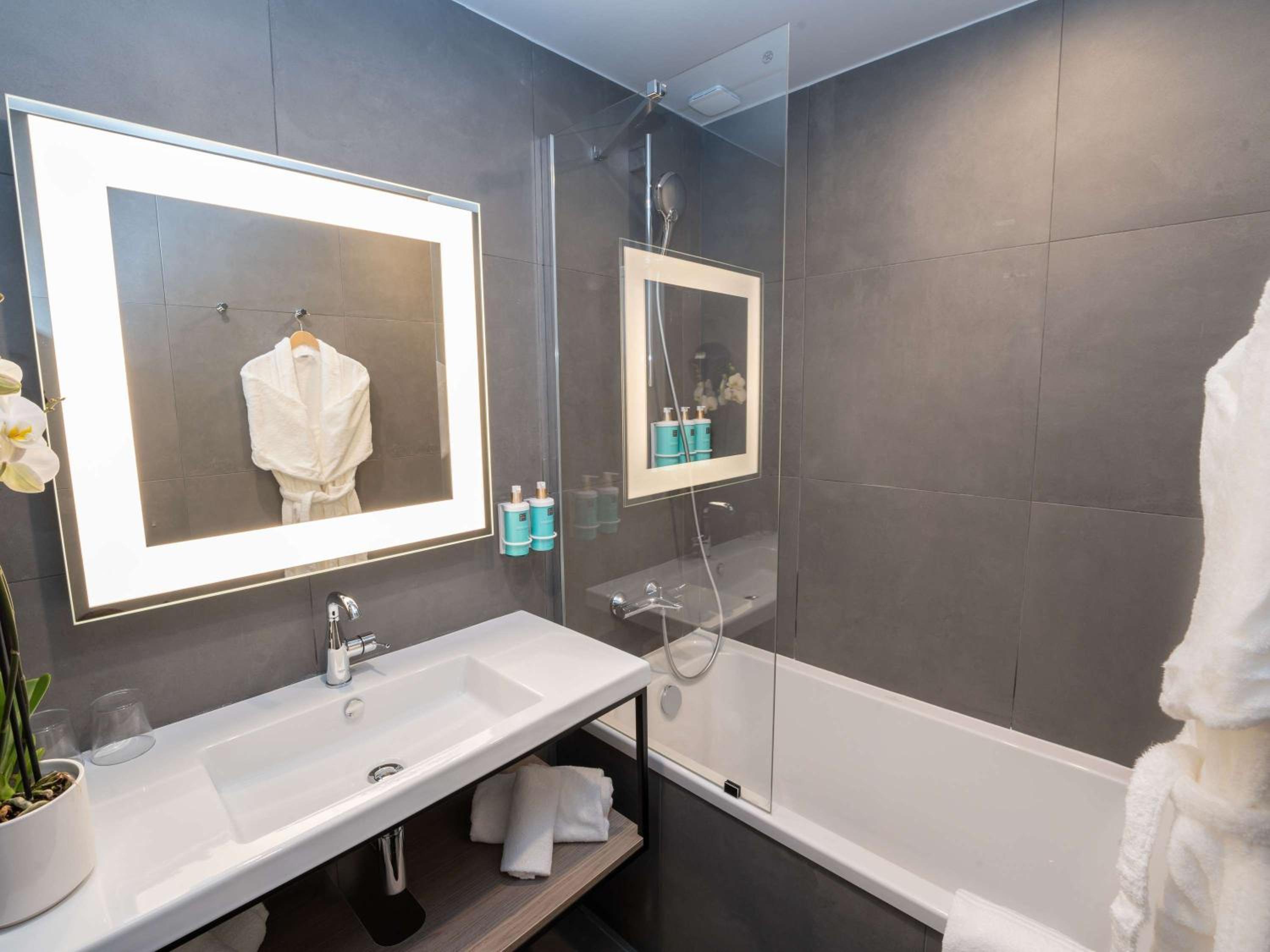 Executive King Room - Photo 7