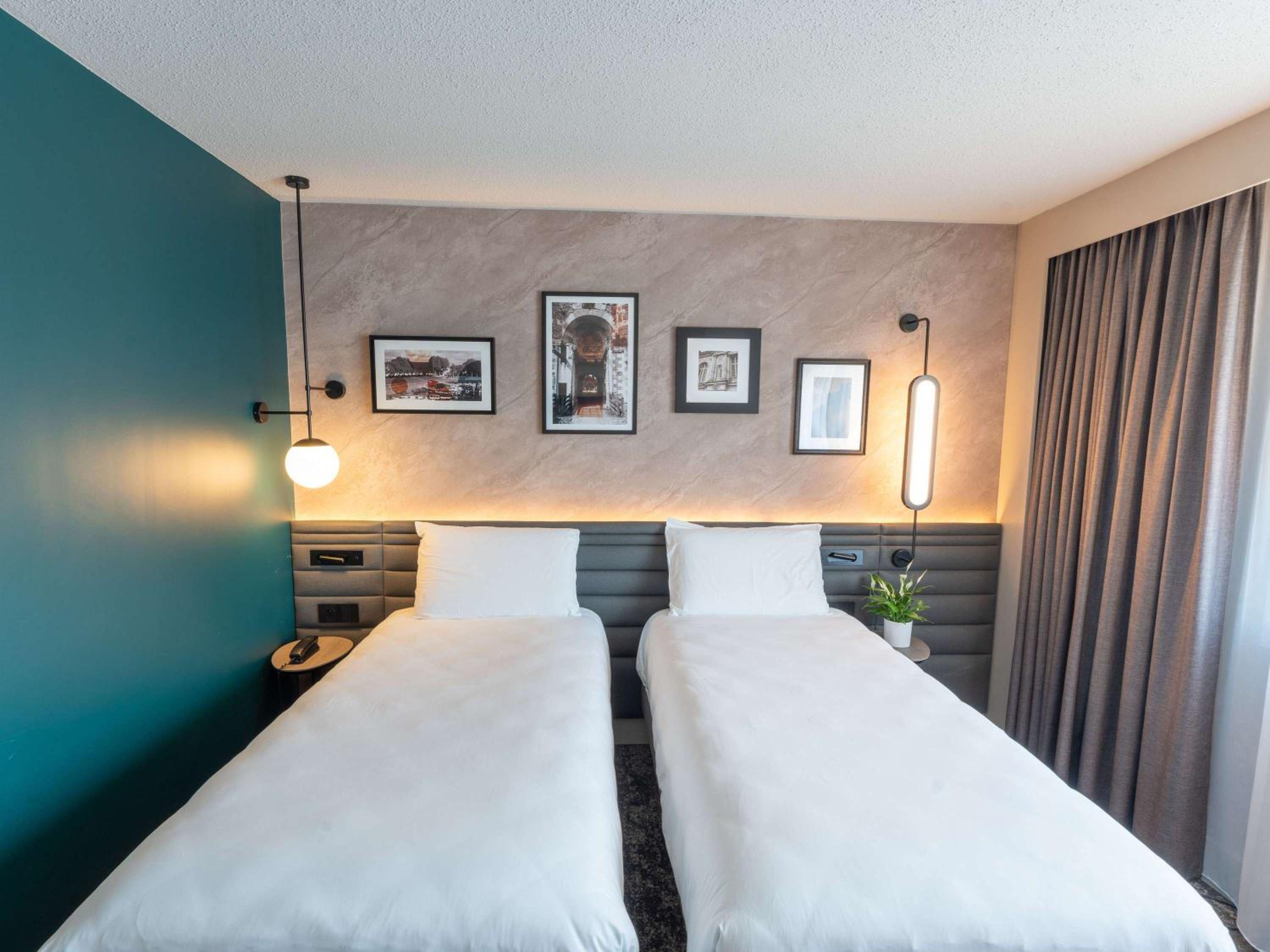 Executive Room with Two Twin Beds - Photo 3