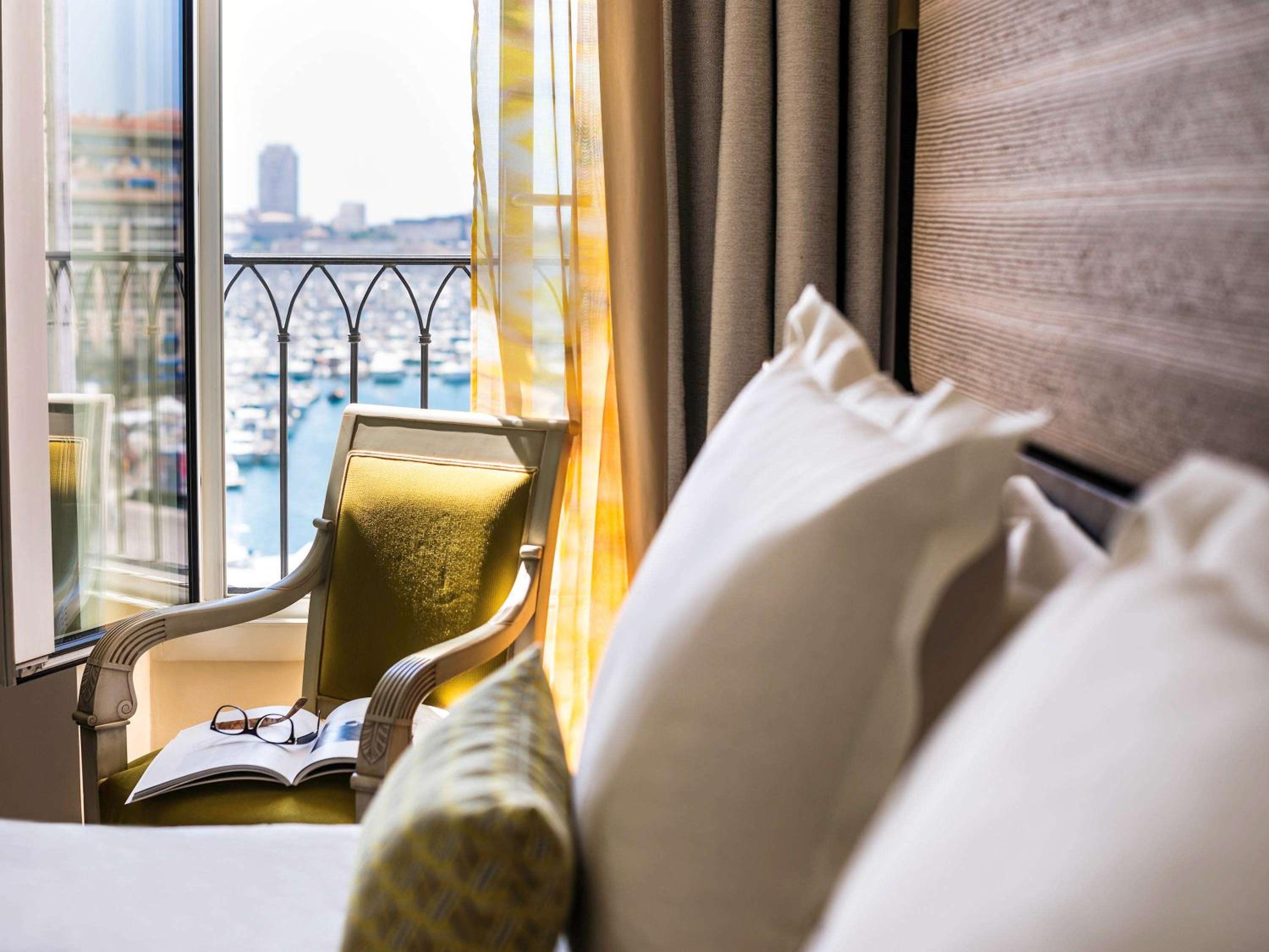 Deluxe Double Room with Old Port View - Photo 5