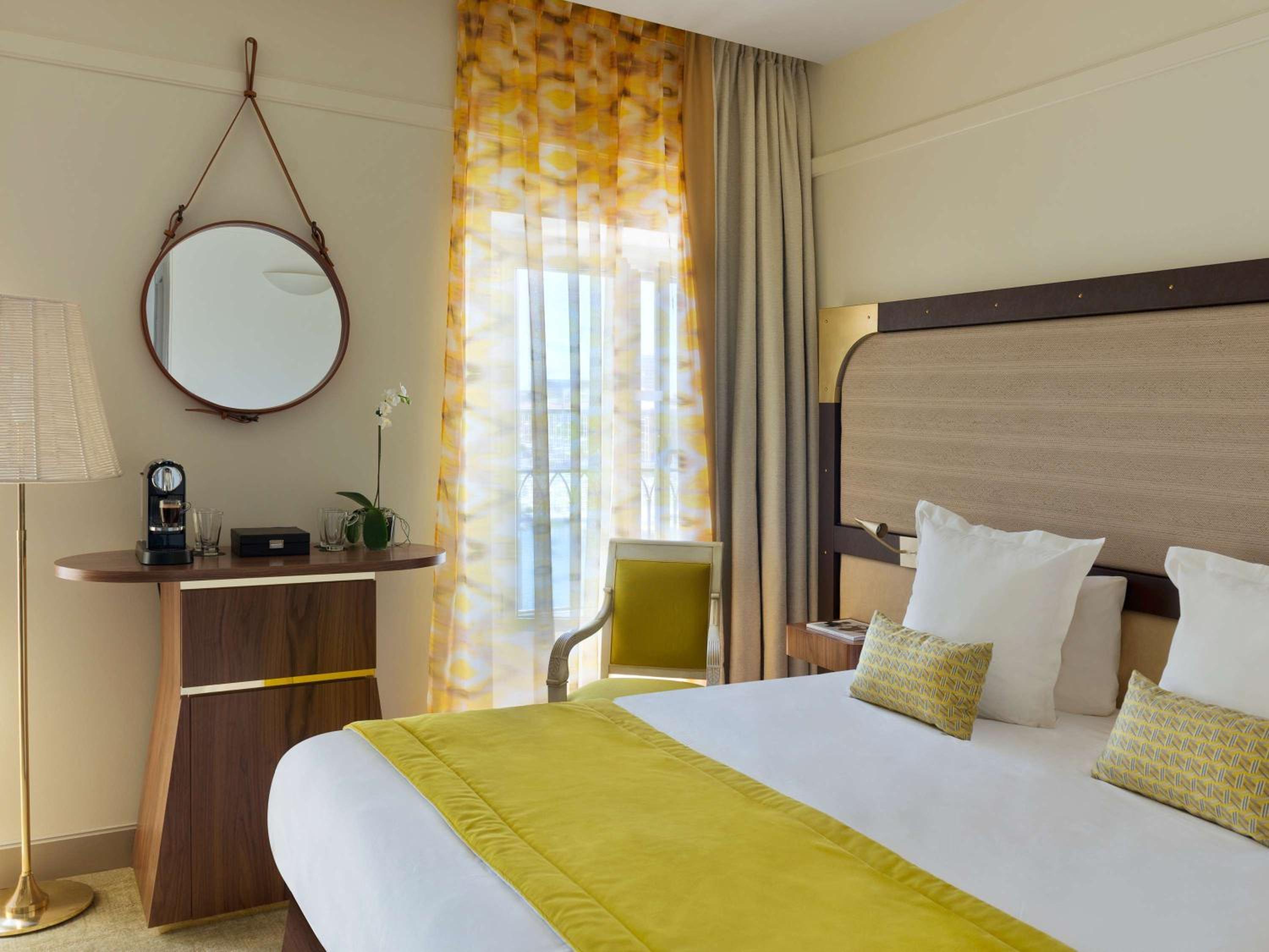 Deluxe Double Room with Old Port View - Photo 1