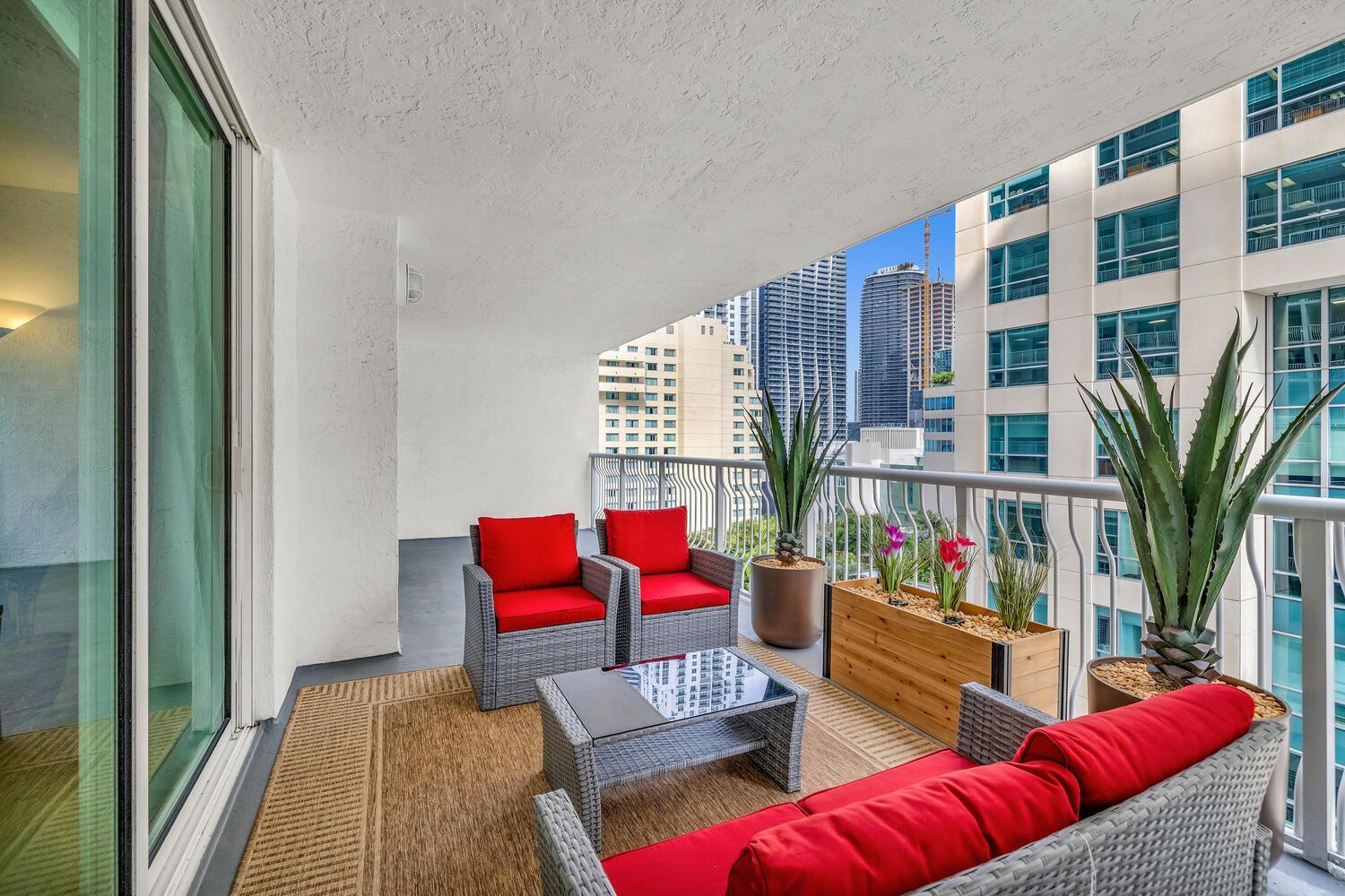 Apartment with View and Balcony photo 2
