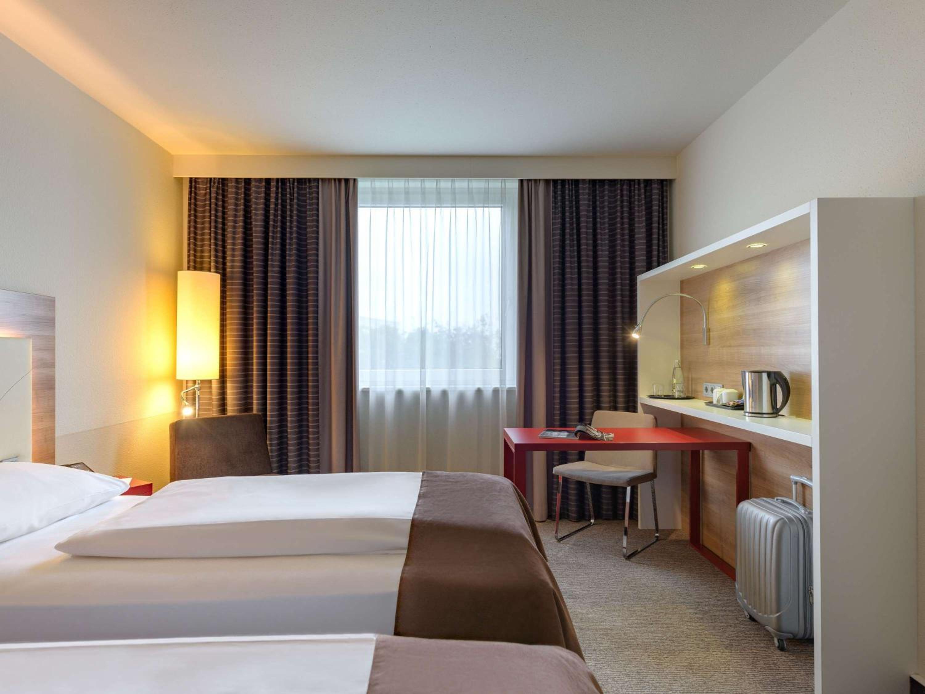 Standard Twin Room - Photo 6