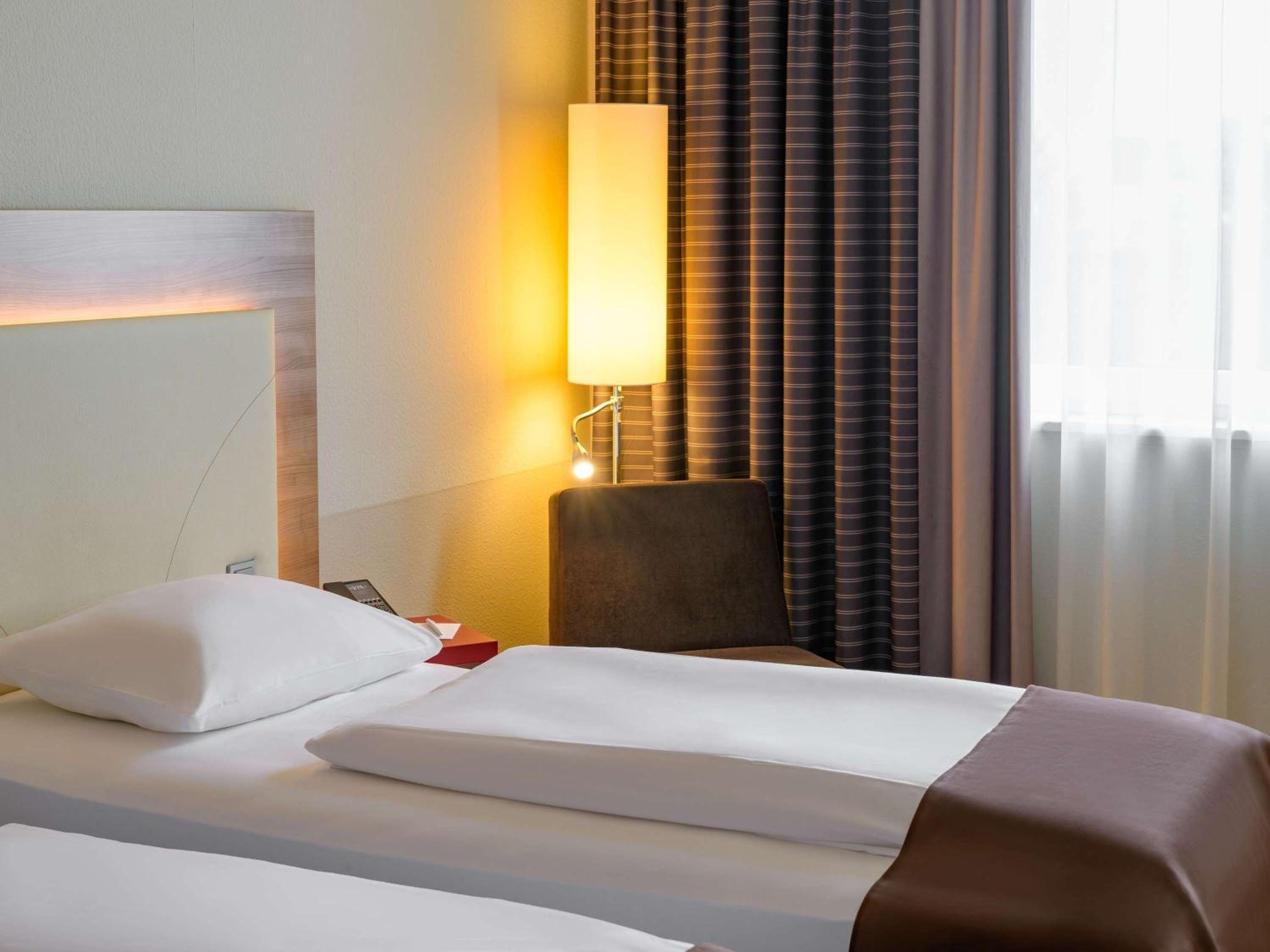 Standard Twin Room - Photo 10