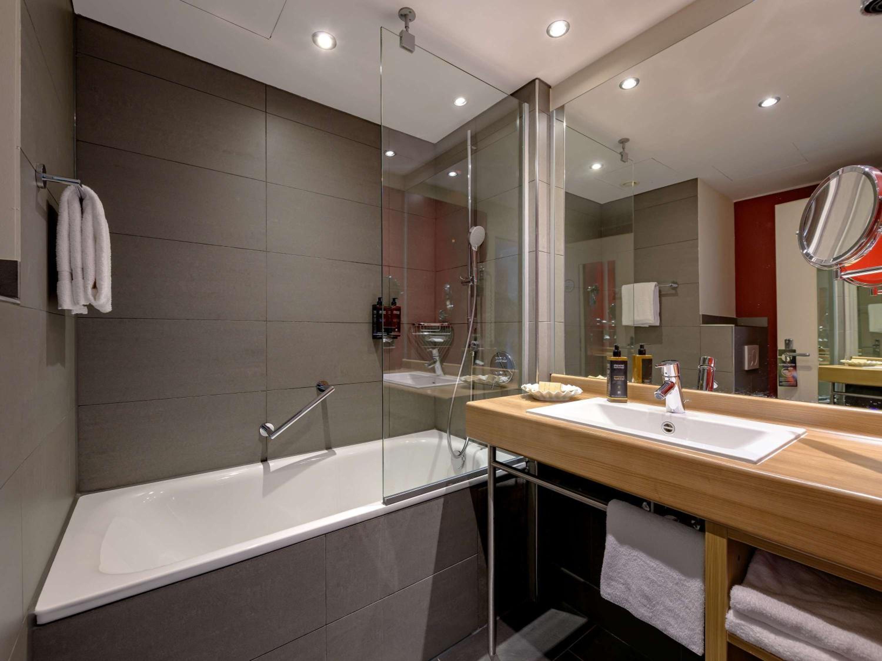 Standard Twin Room - Photo 3