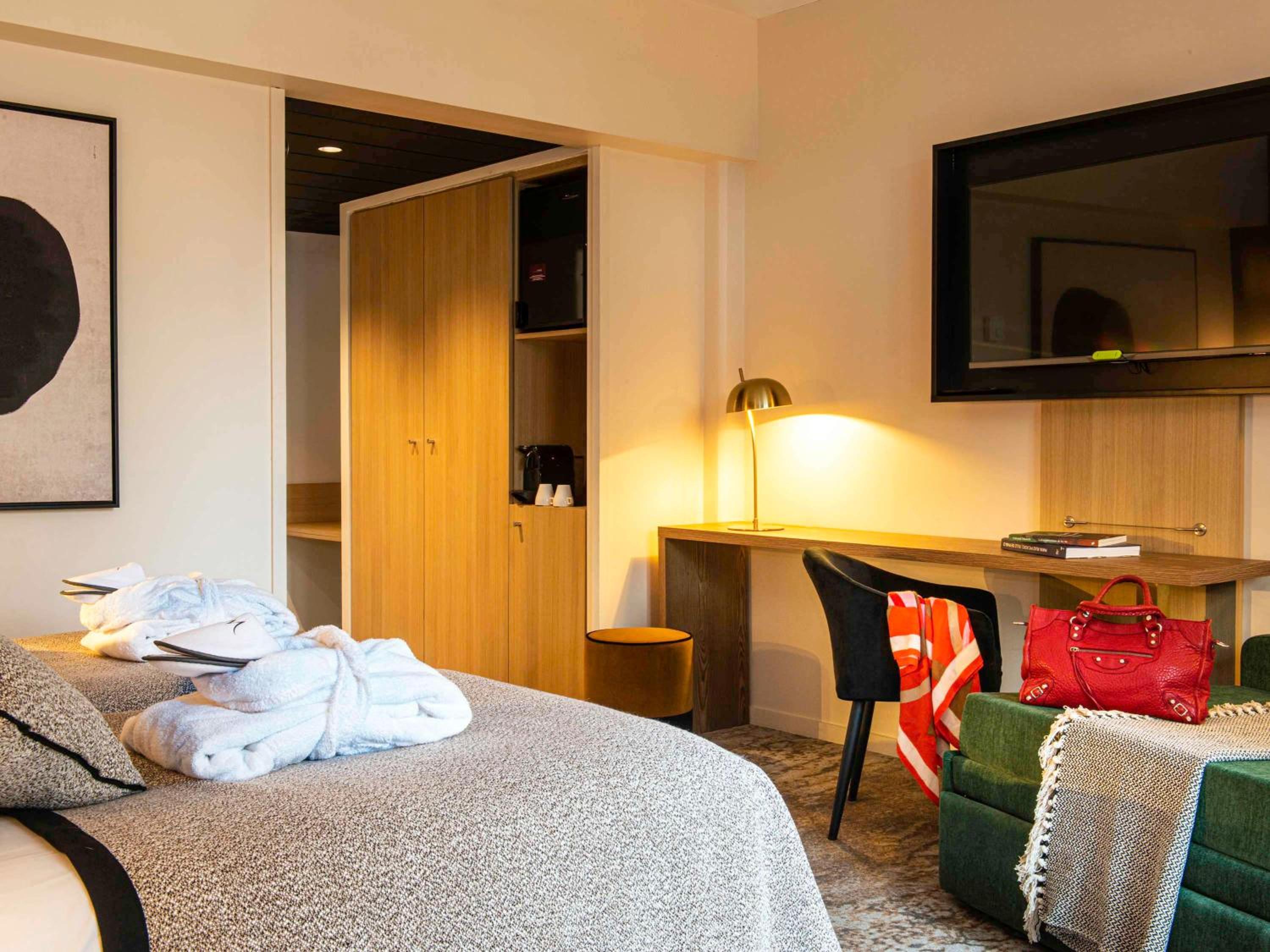 Privilege Double Room with Sofa Bed - Photo 1