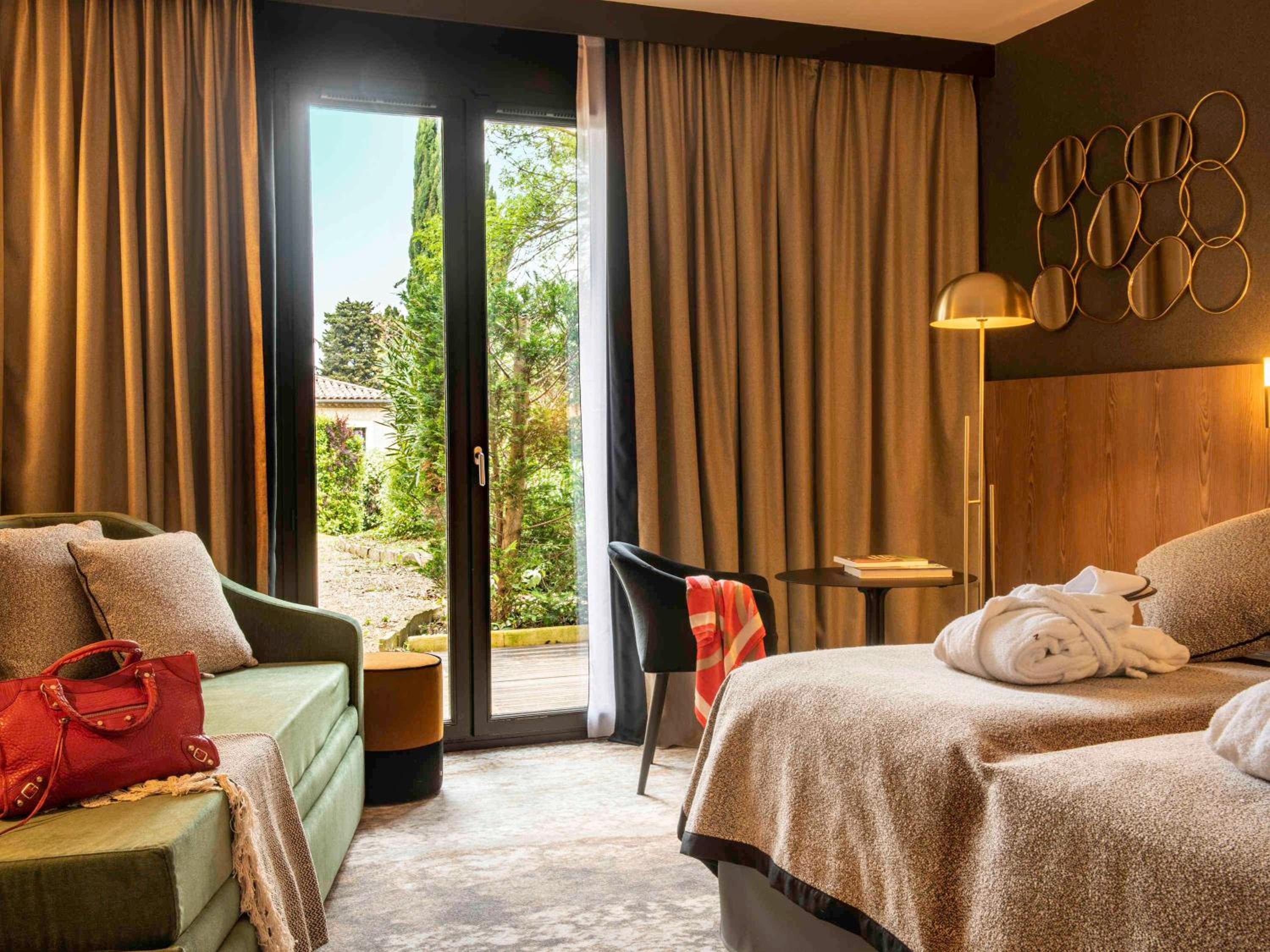 Superior Twin Room with Sofa Bed - Photo 2