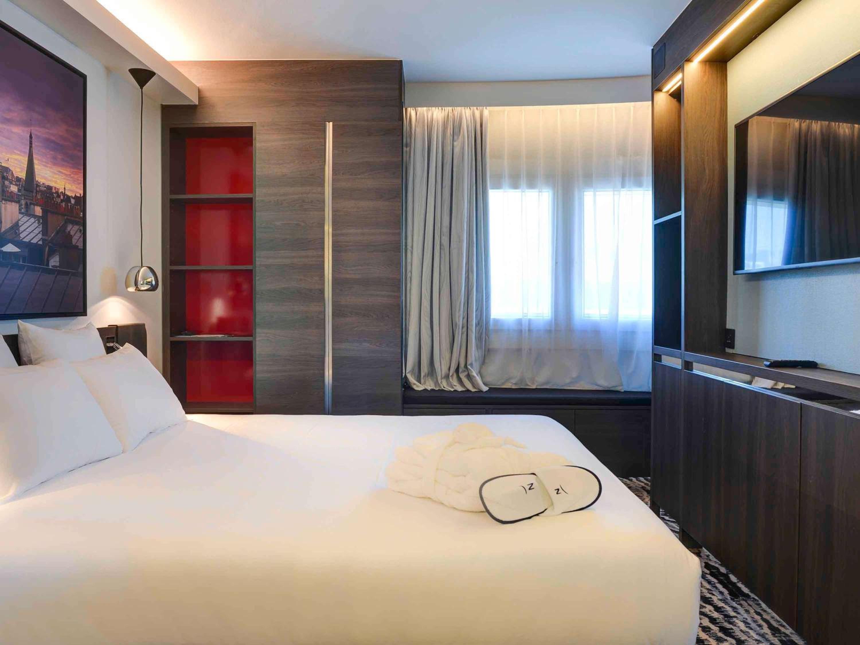 King Suite with Sofa