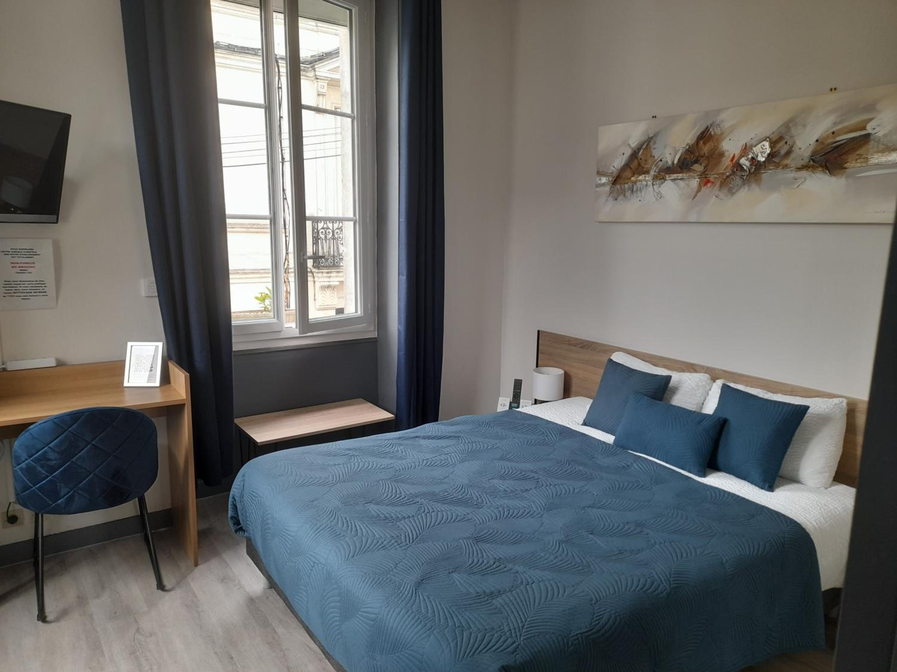 Double Room - Photo 11