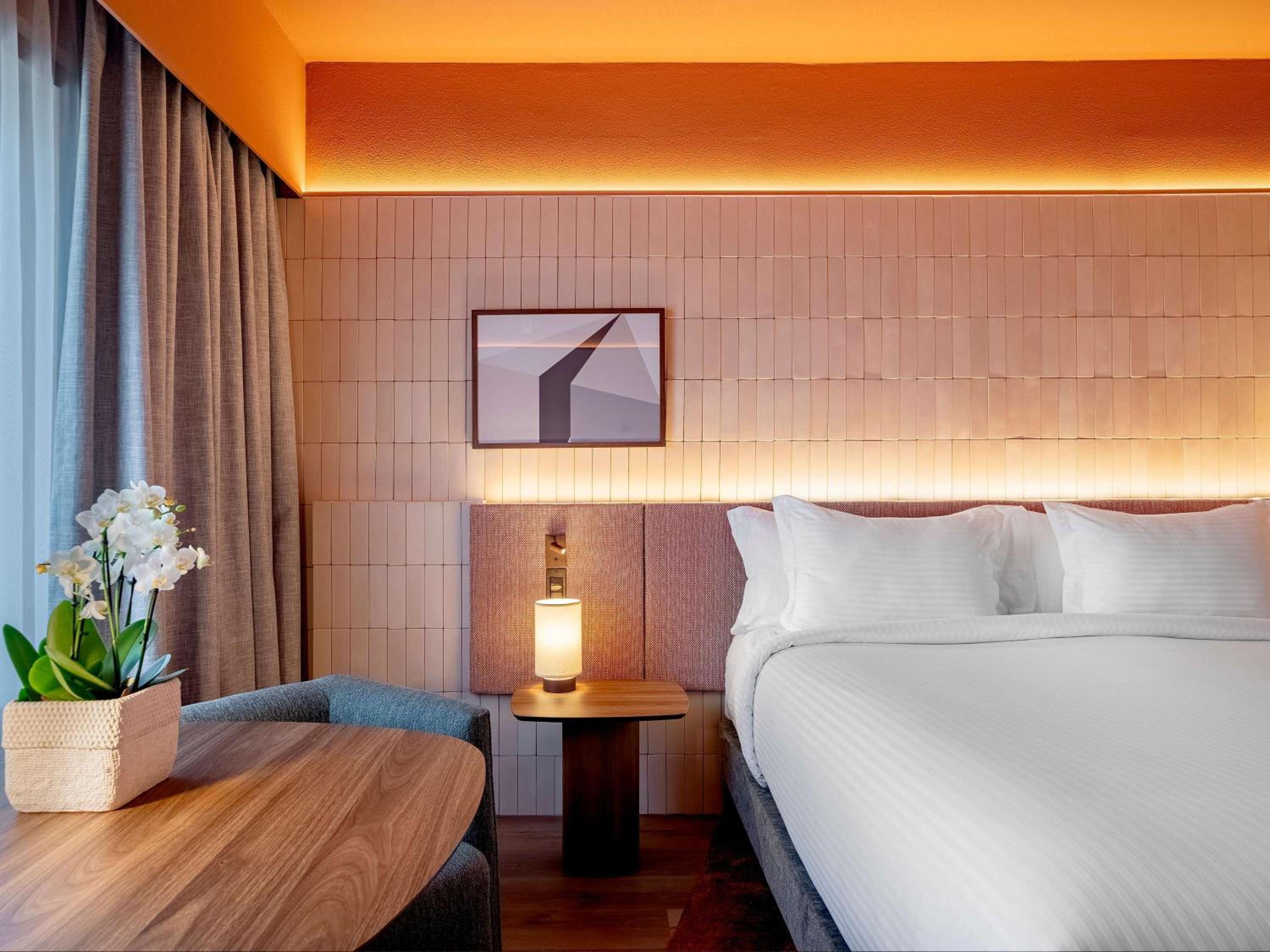 Premium Executive Room with City View - Photo 10