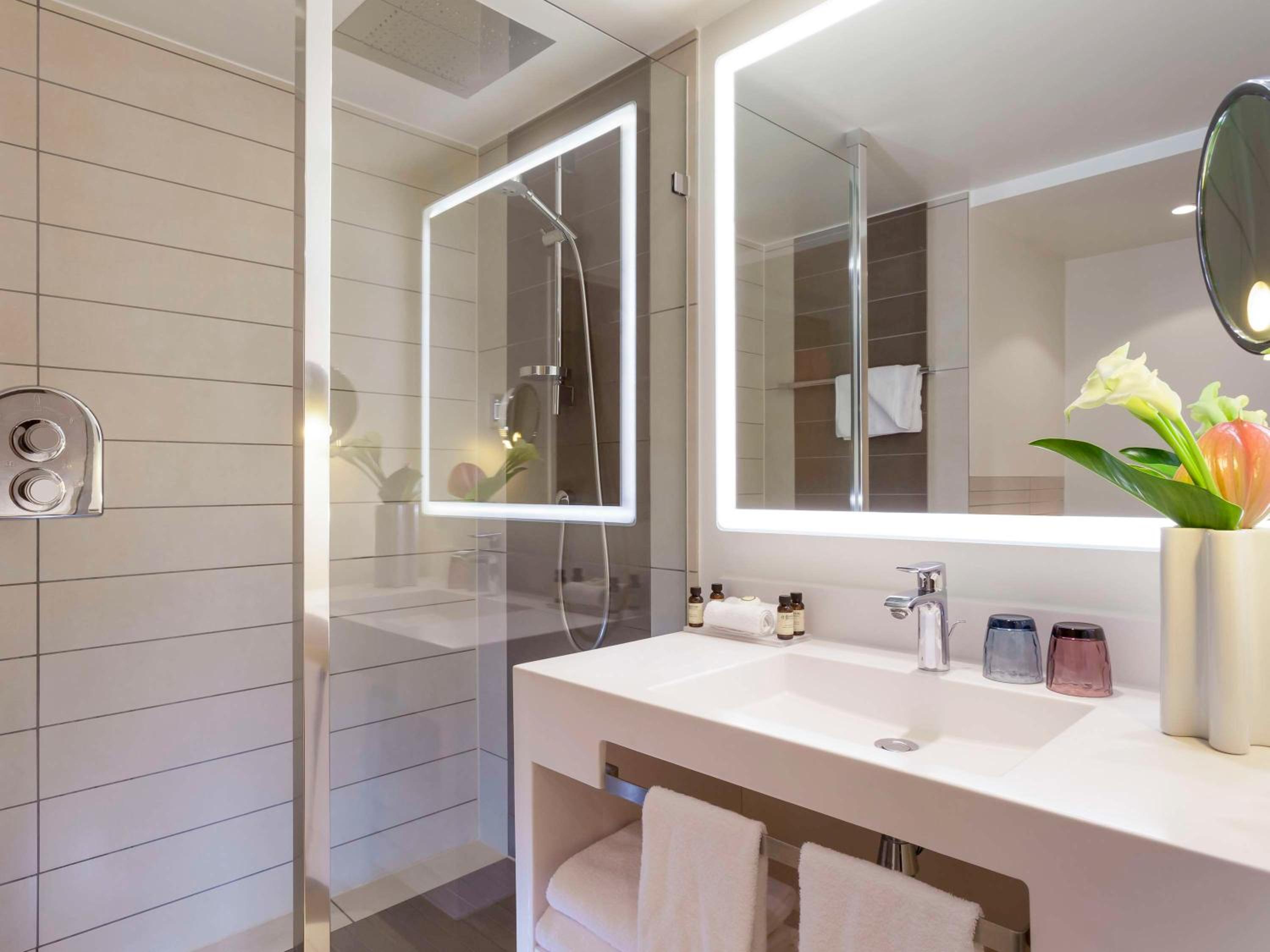 Junior King Suite With Panoramic View thumbnail 5