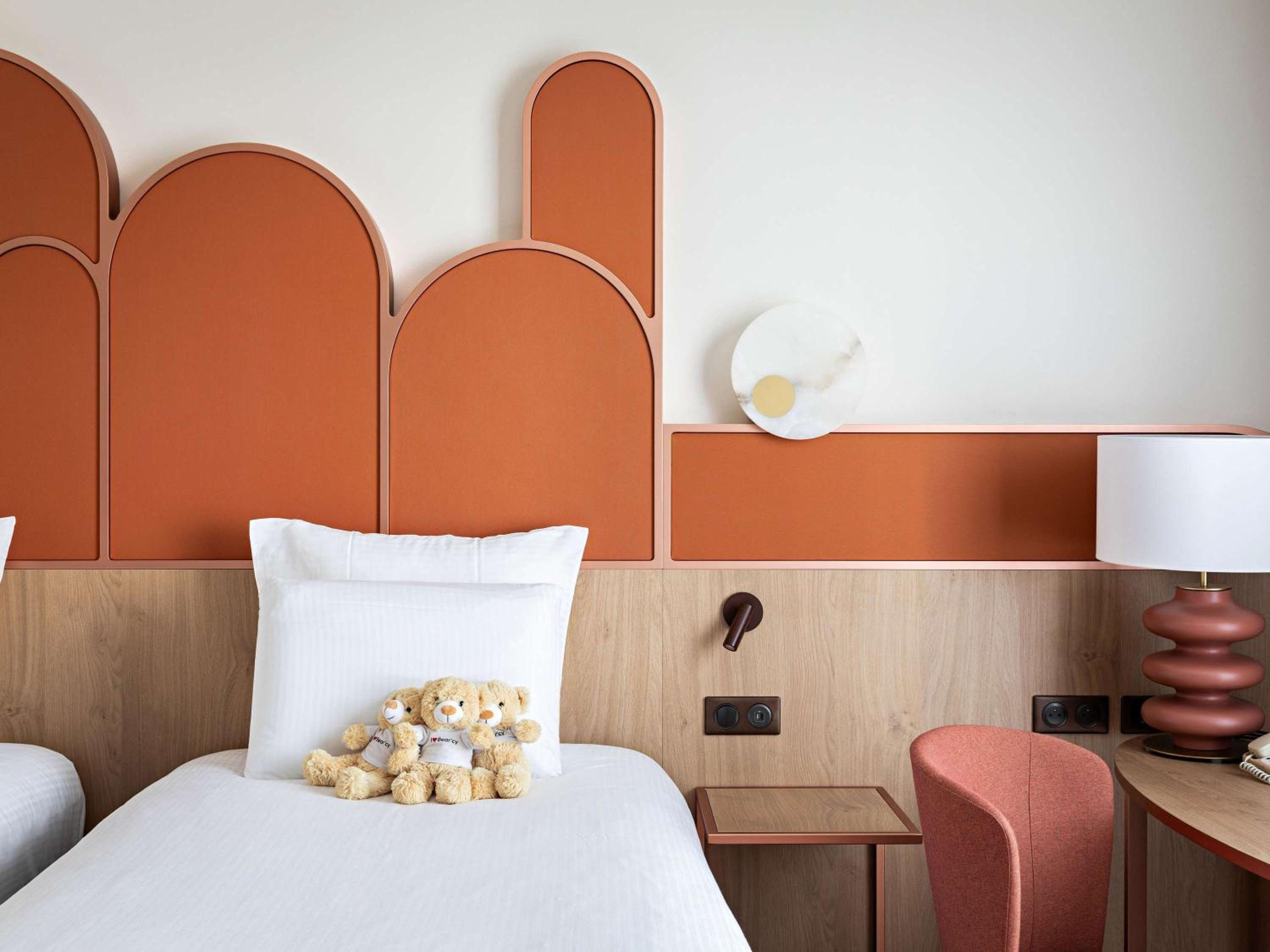 Superior Room With Two Single Beds And One Children Sofa - Photo 9