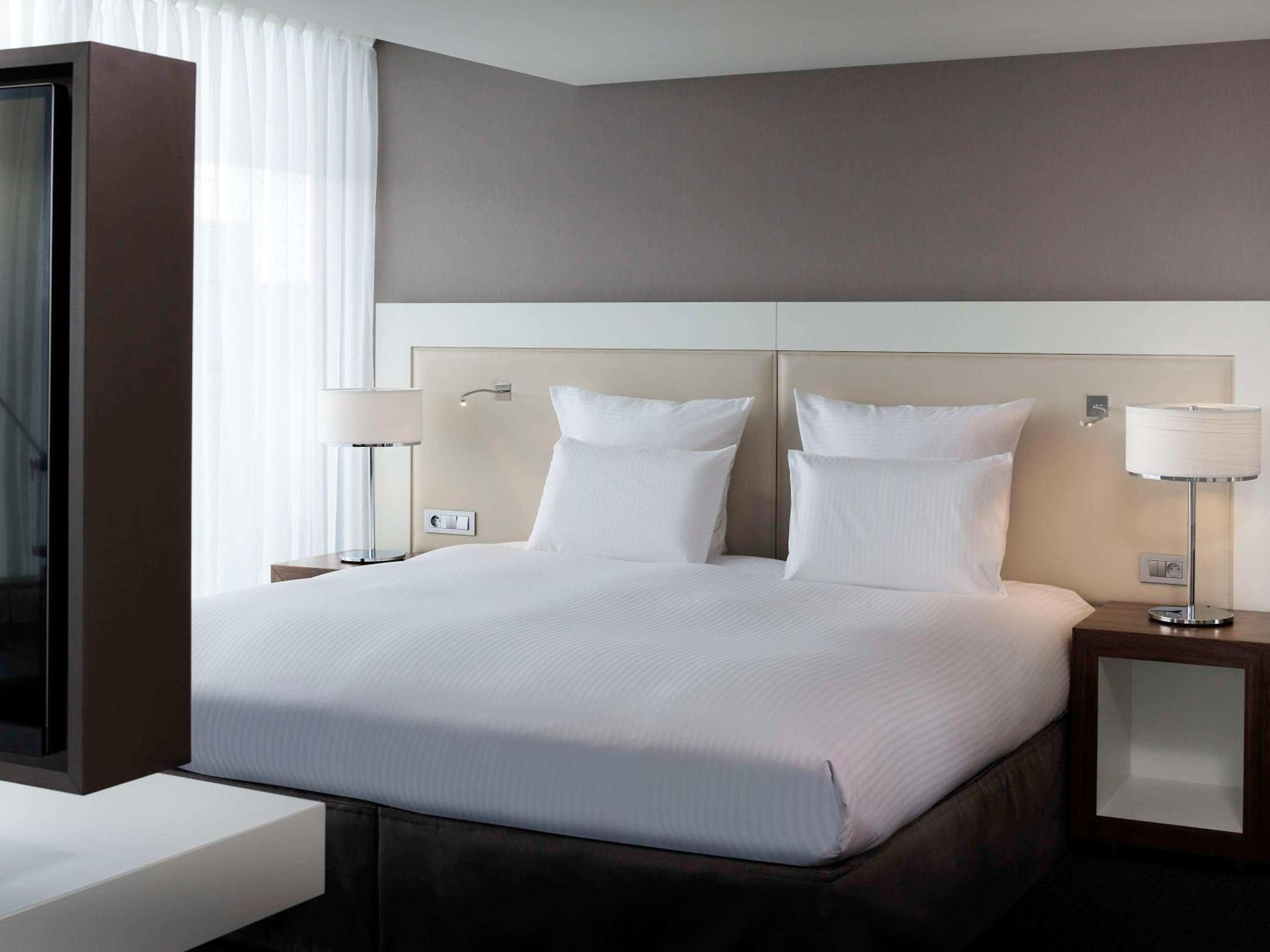 Junior King Suite With Panoramic View thumbnail 5