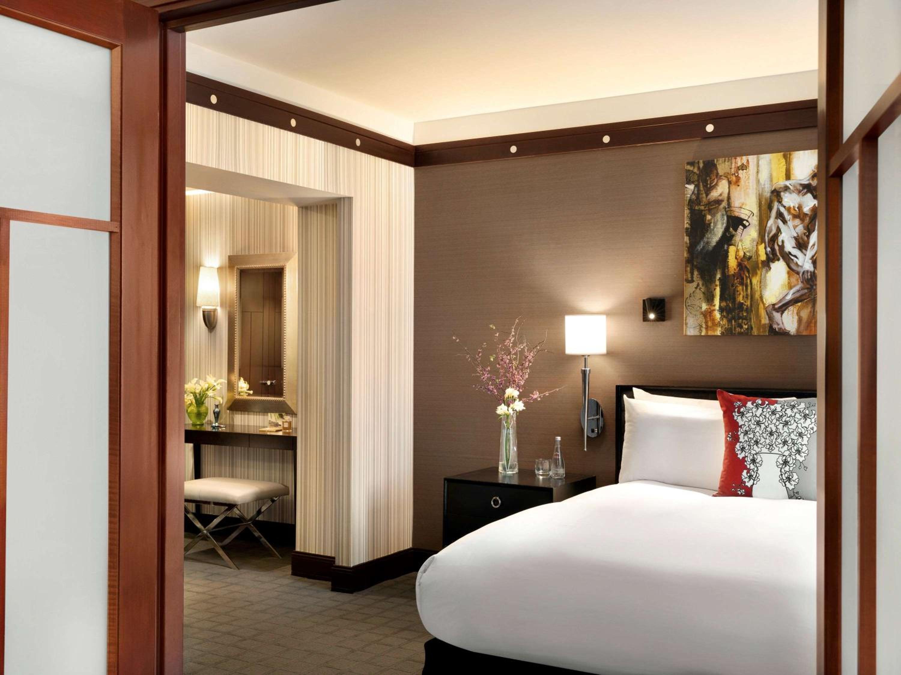 Luxury King Suite - Photo 4
