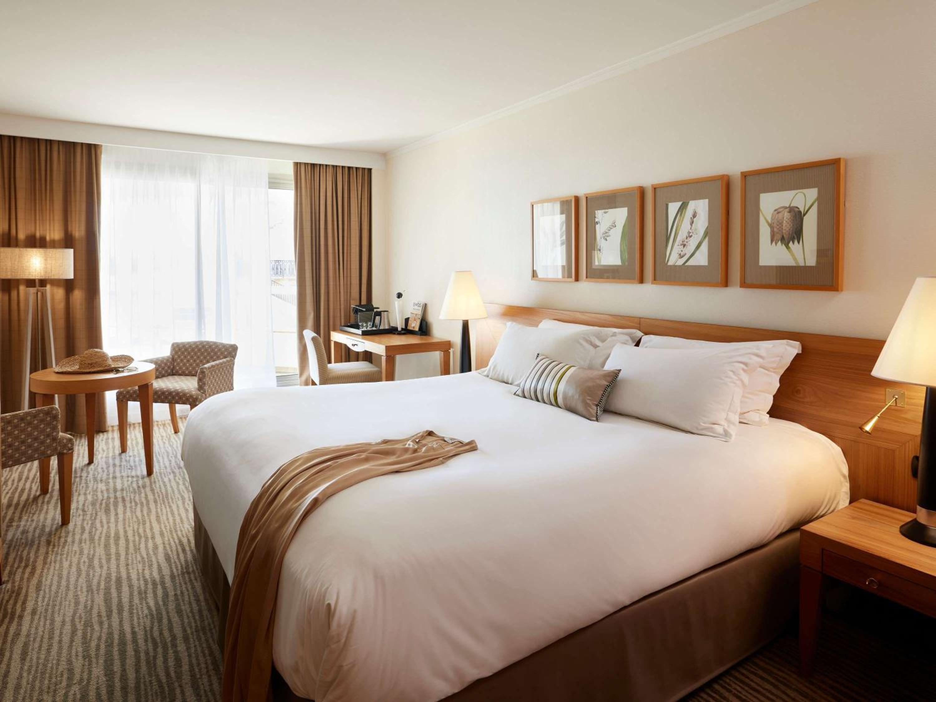 Superior Double Room with Town View  - Photo 4