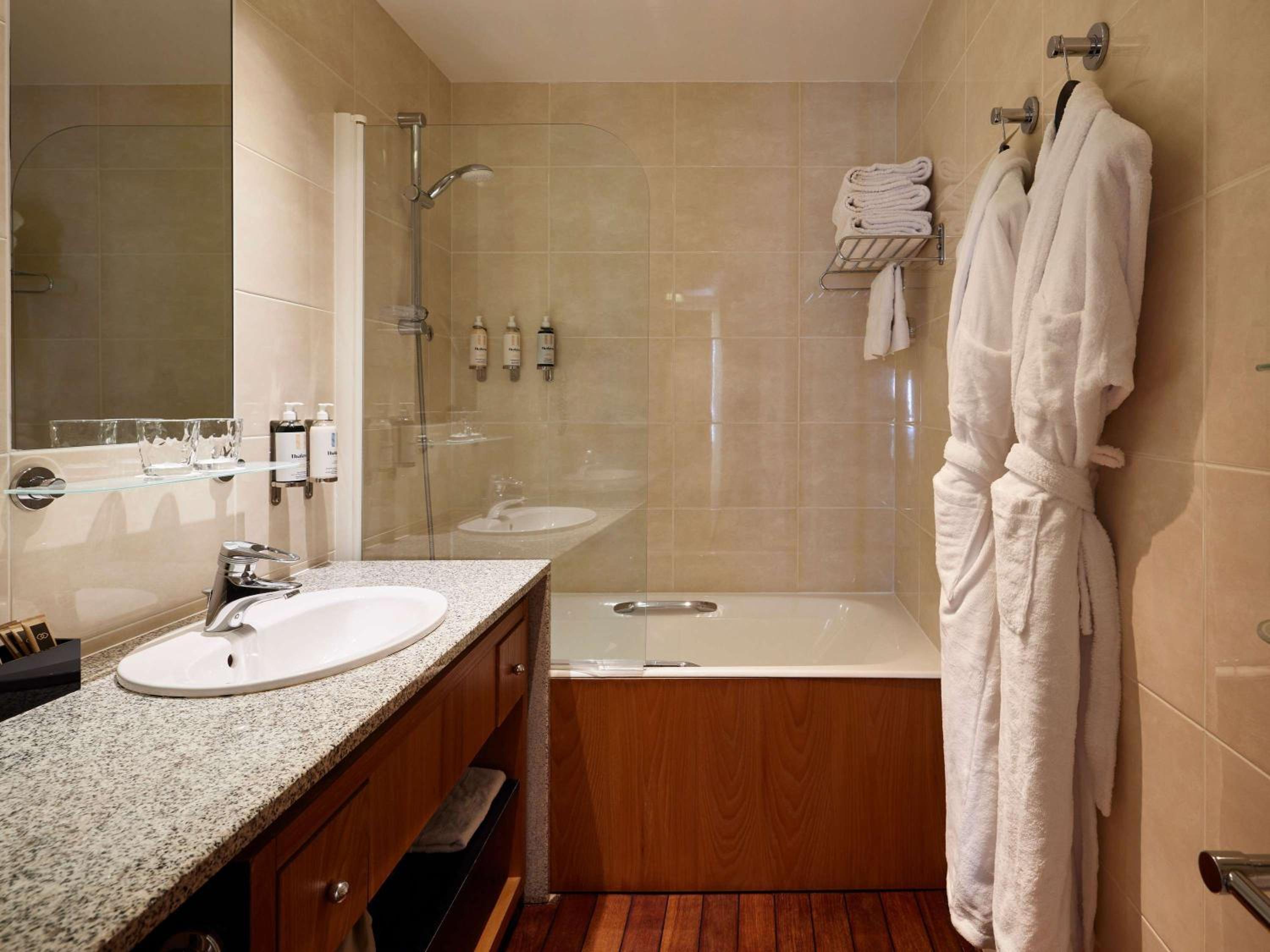 Classic Double Room - Photo 8