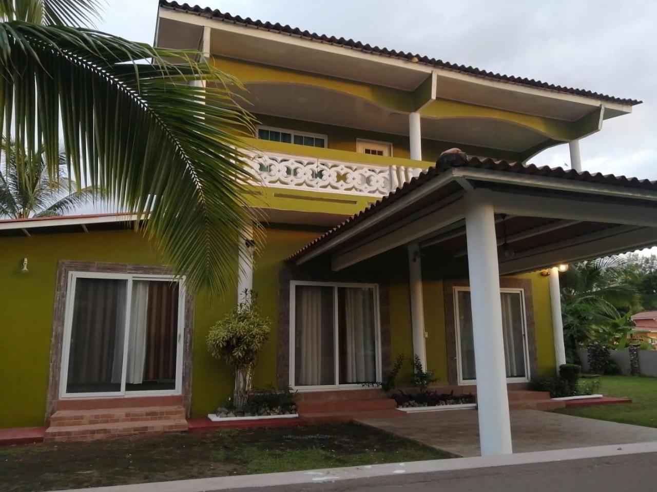 Four-Bedroom House photo 1