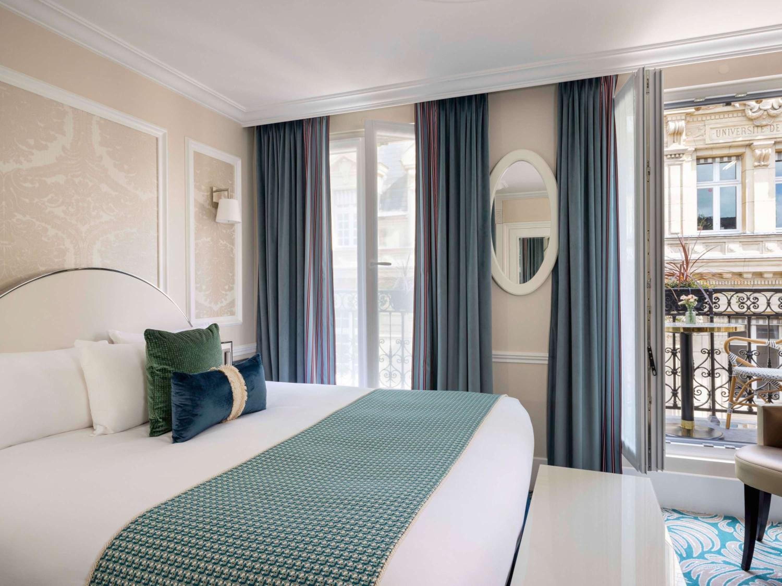 Standard Double Room thumbnail 5