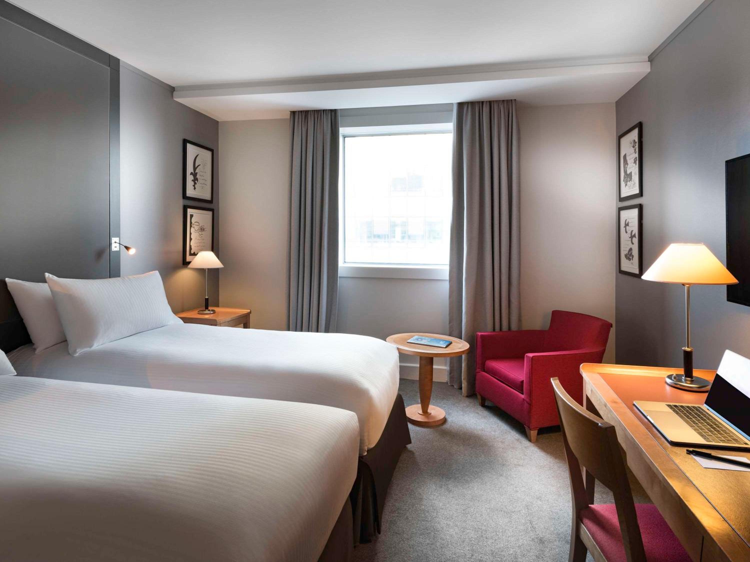 Classic Twin Room with View - Photo 1