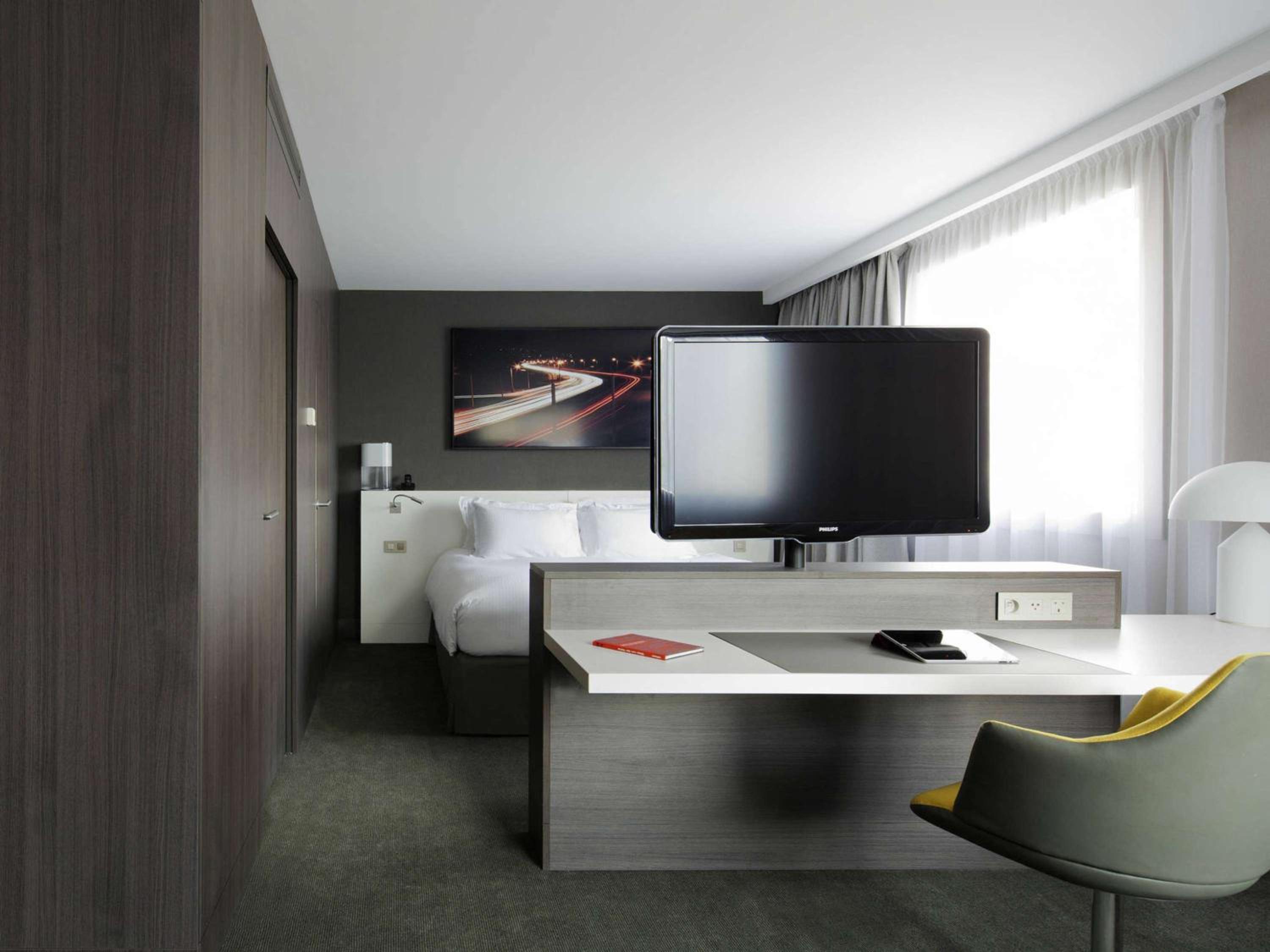 Junior King Suite With Panoramic View - Photo 11