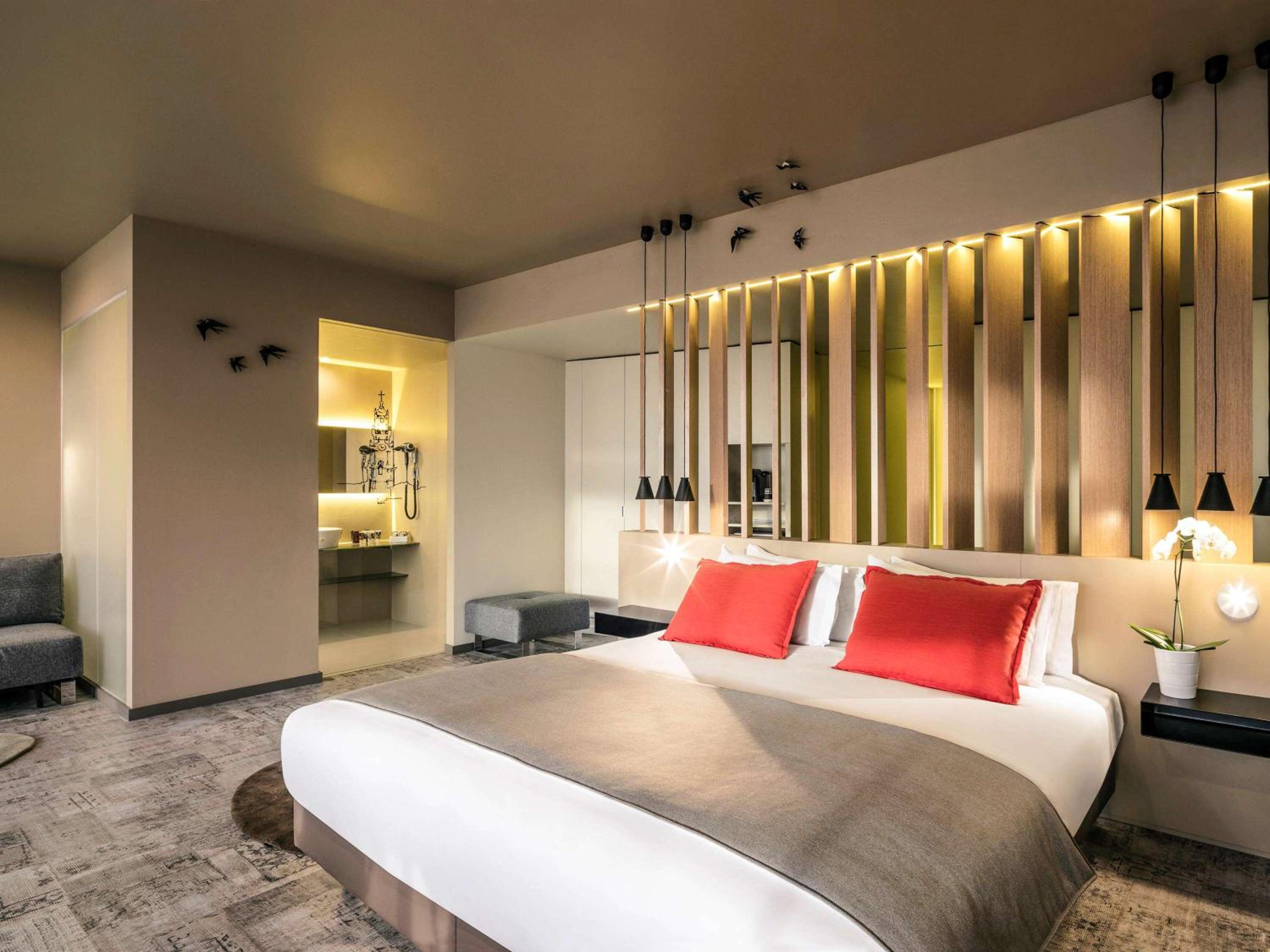 Panoramic King Suite