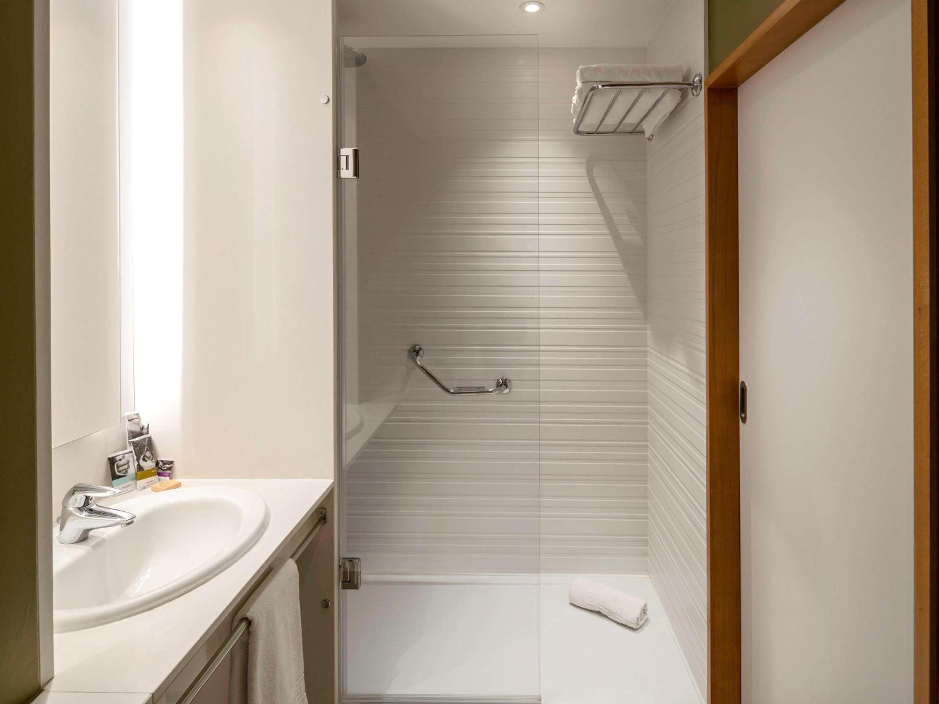 Standard Double Room - Photo 6