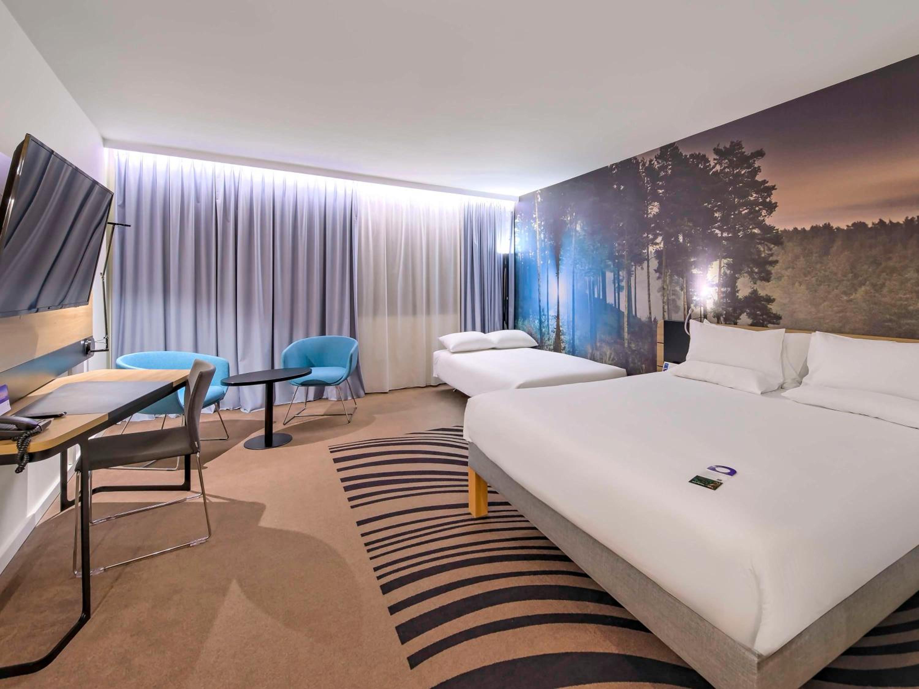Executive Queen Room with Sofabed photo 1