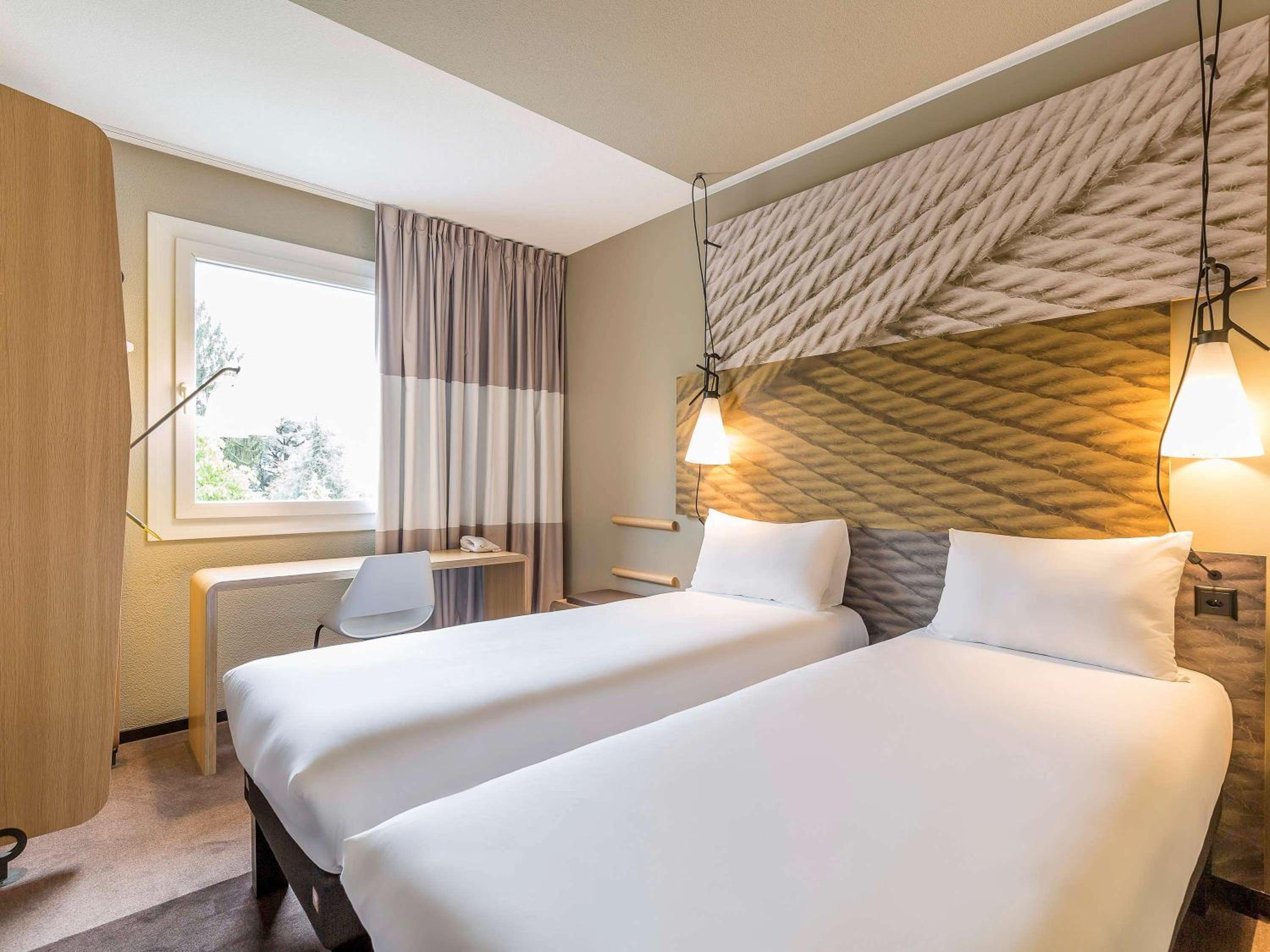 Standard Twin Room - Photo 18