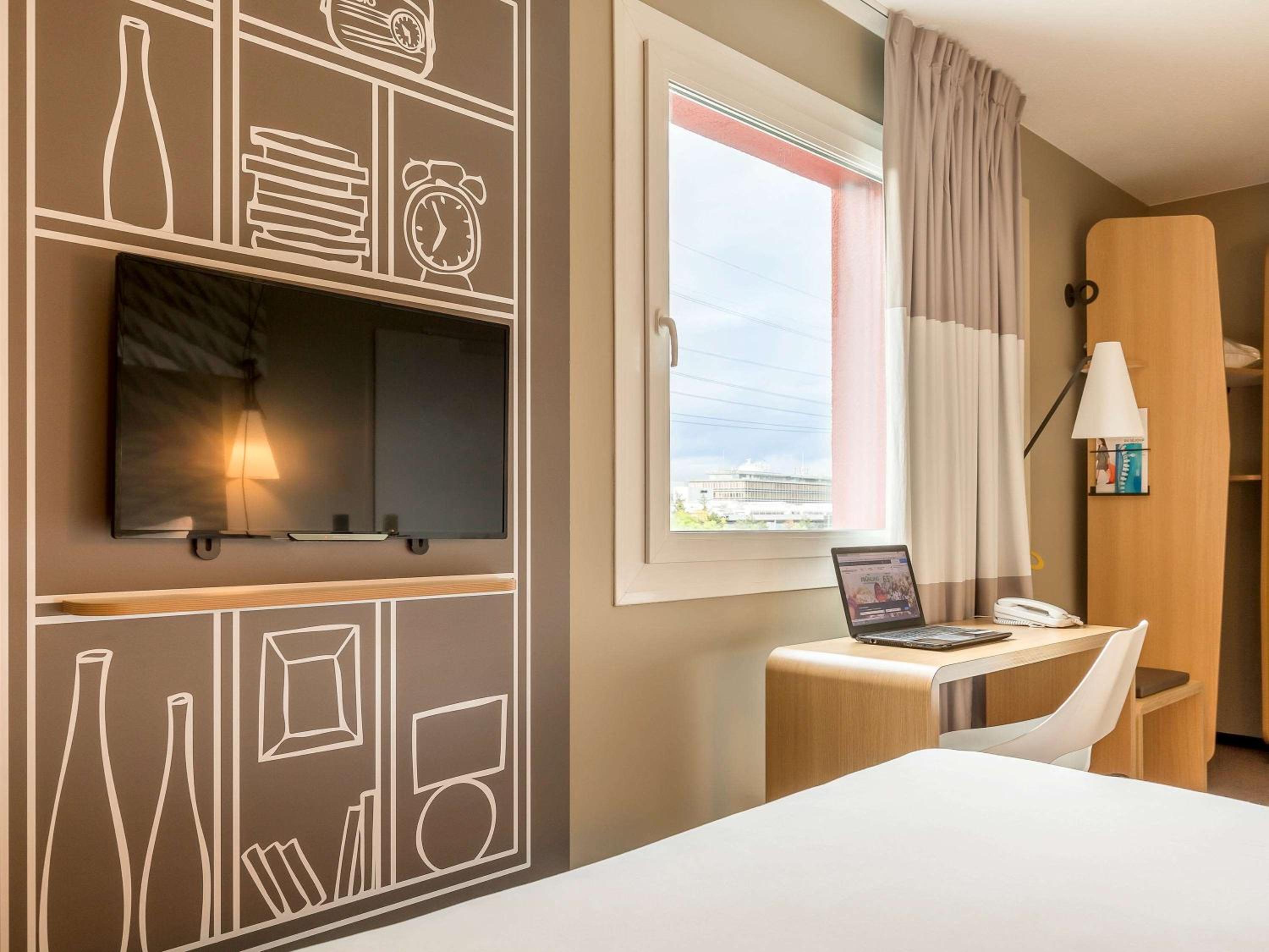 Standard Double Room - Photo 13