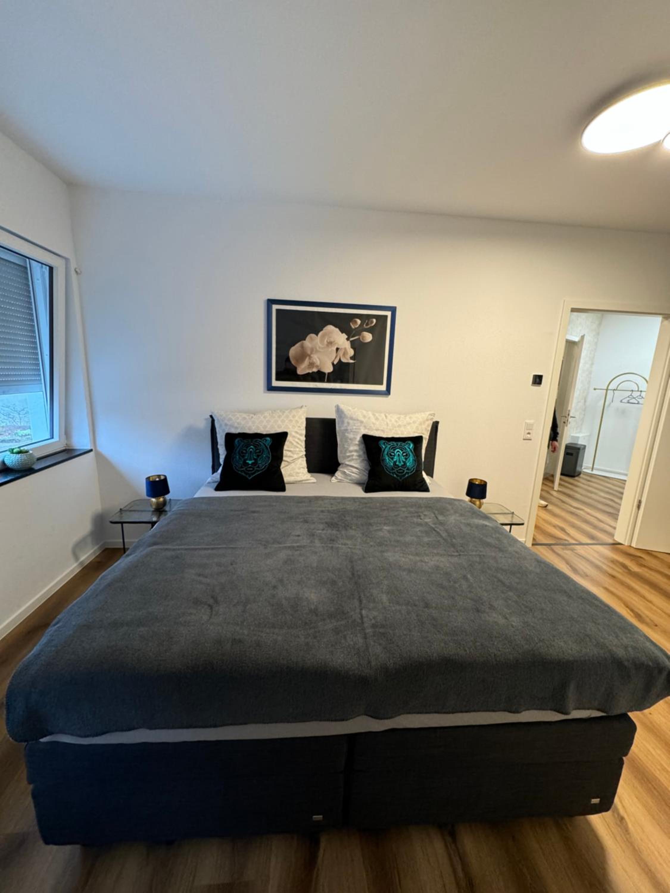 One-Bedroom Apartment photo 1