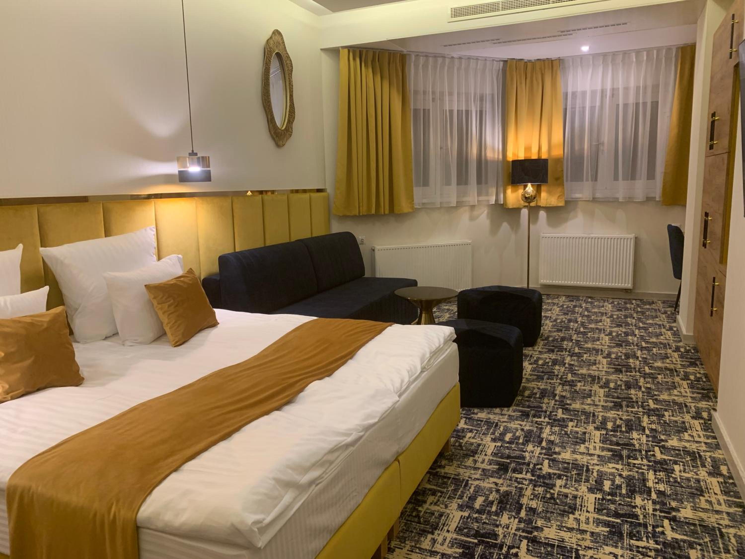 Deluxe Suite - Photo 2