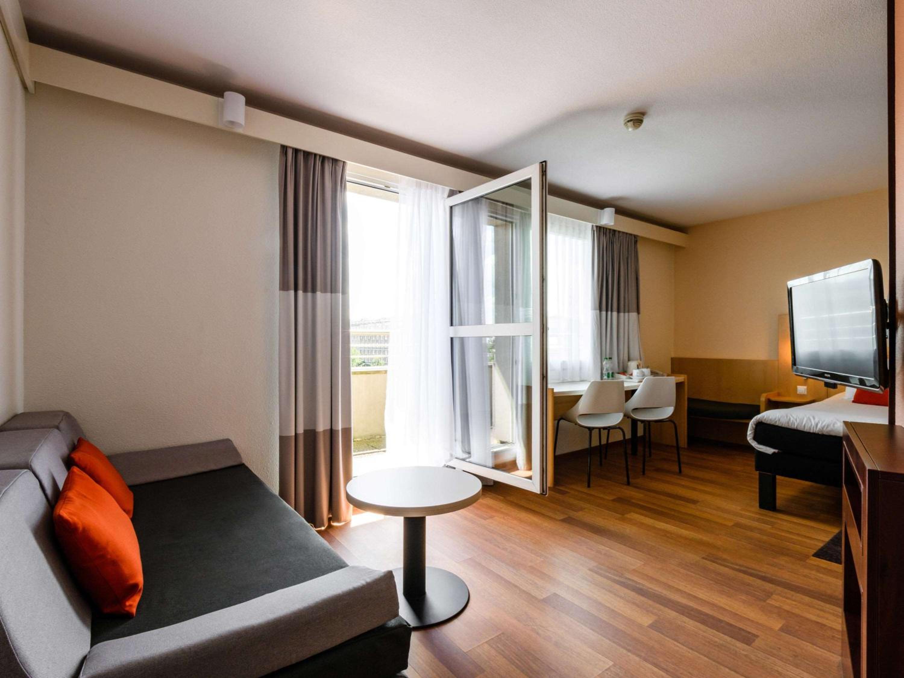 Junior Suite with One Double Bed and Balcony - Photo 1