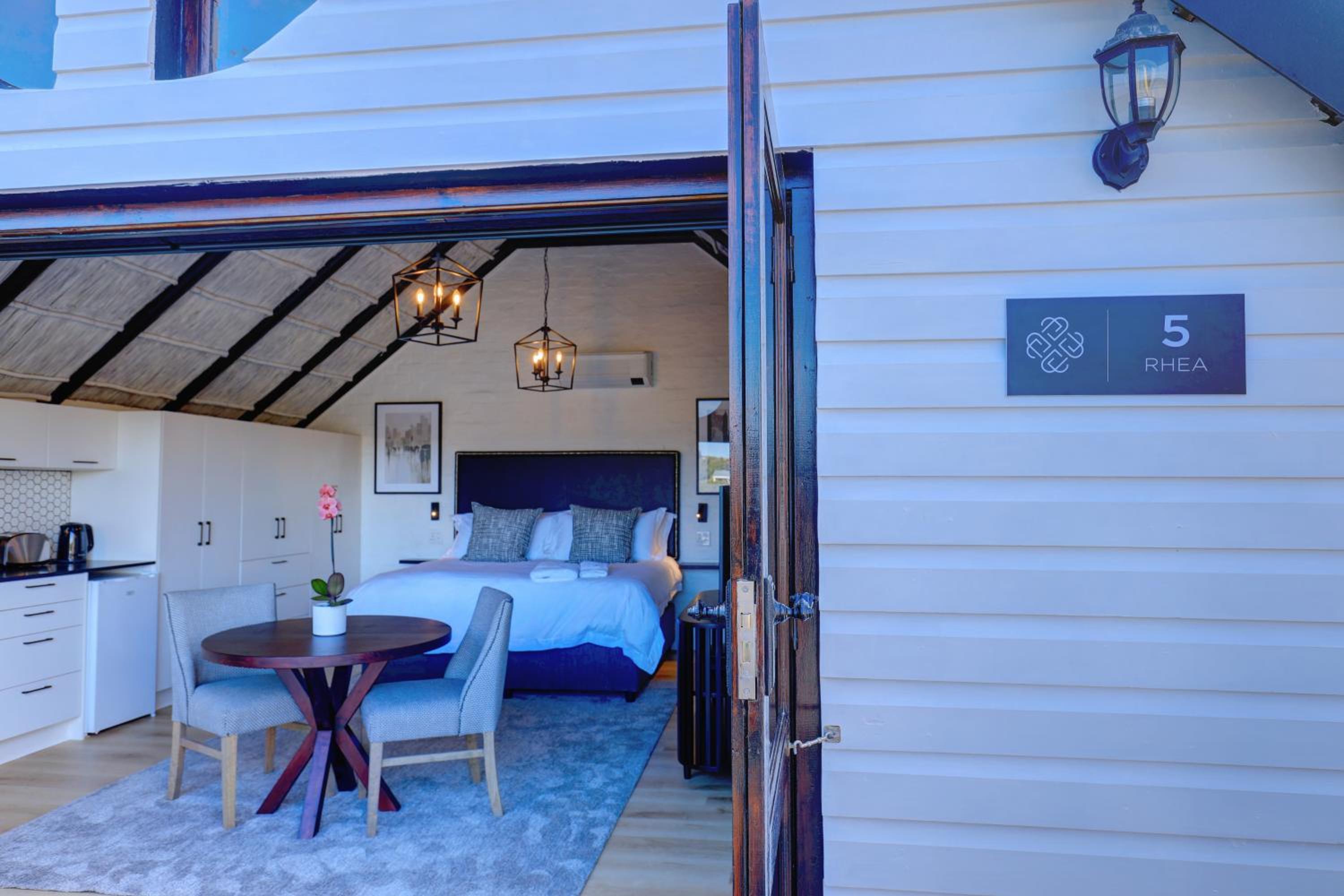 King Room with Lake View photo 1