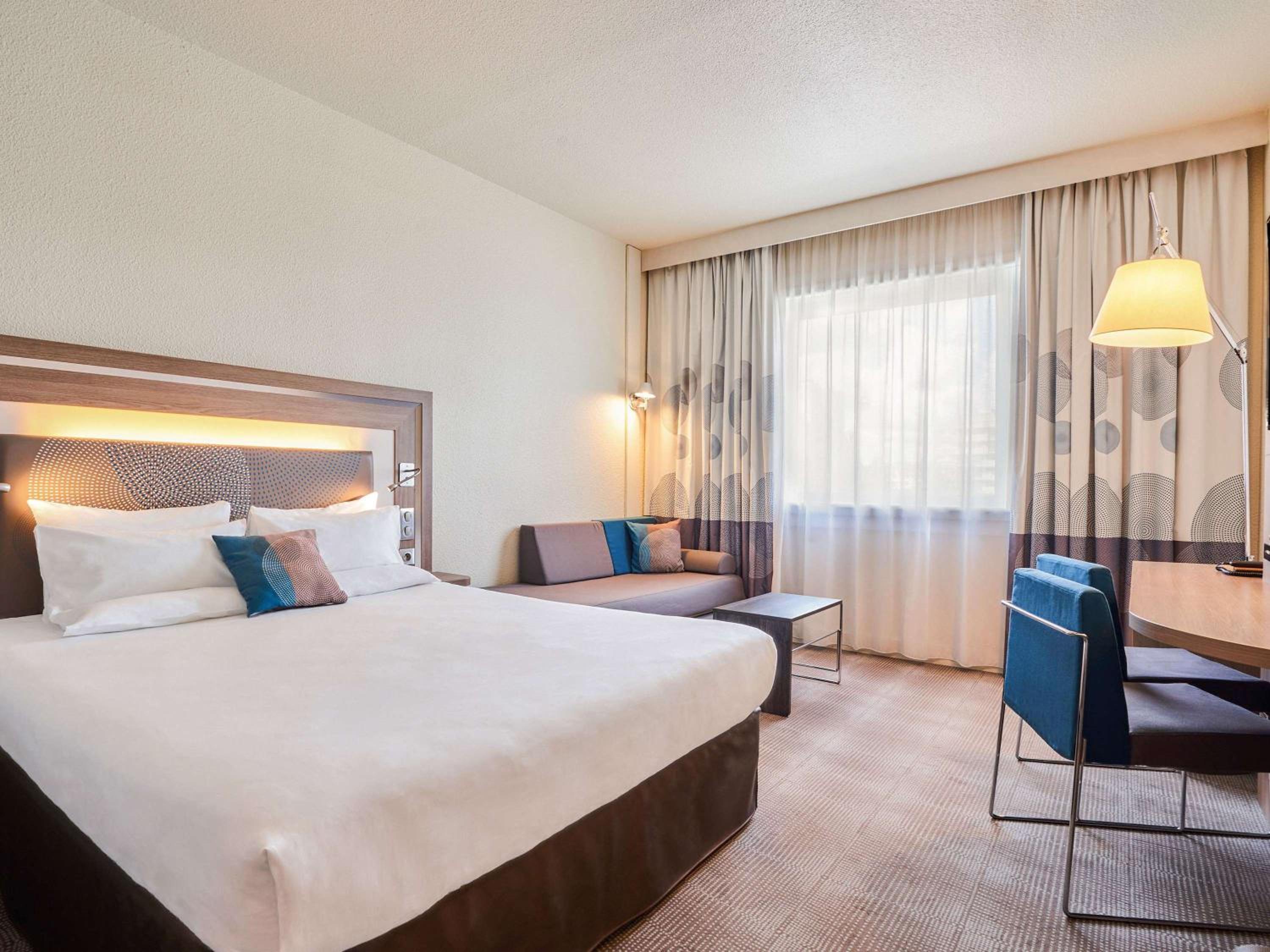 Superior Room with Queen Bed and Single Sofa Bed thumbnail 6