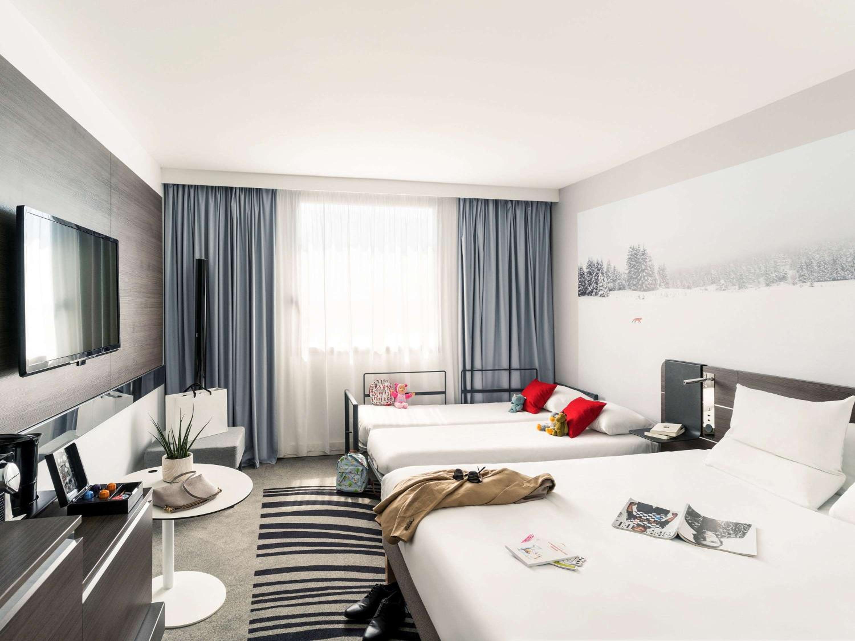 Executive Queen Room With Sofa Bed