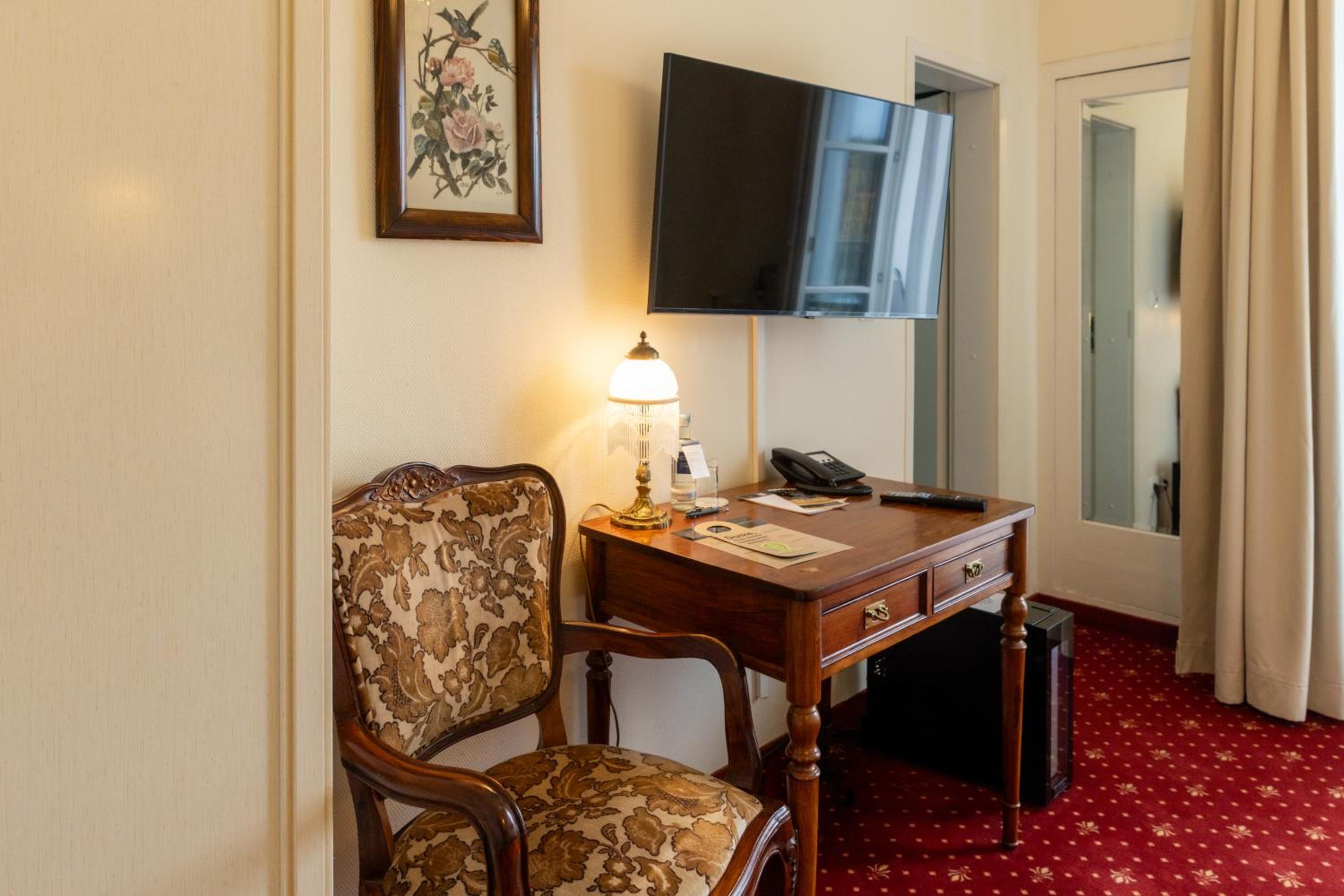 Single Room with Balcony photo 3