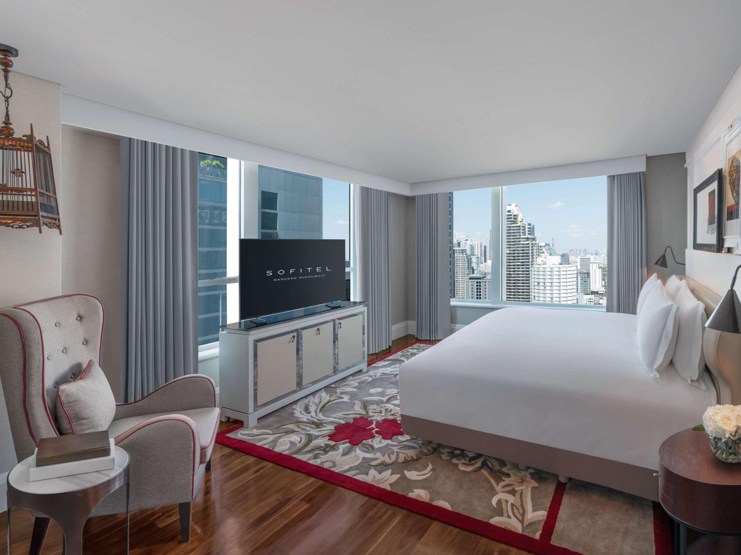 Opera King Suite with Club Access