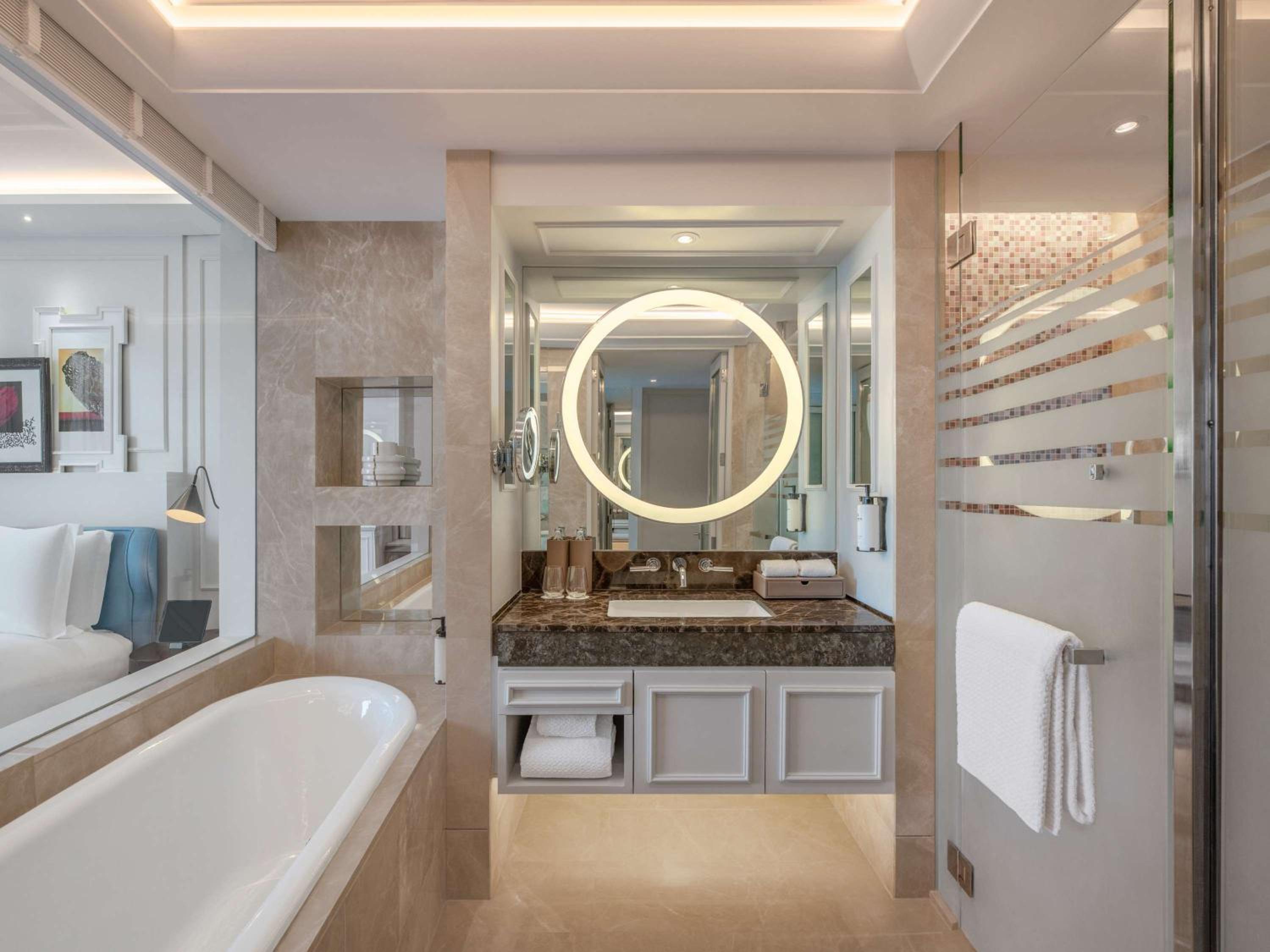 Magnifique Room 2 Single Bed thumbnail 6