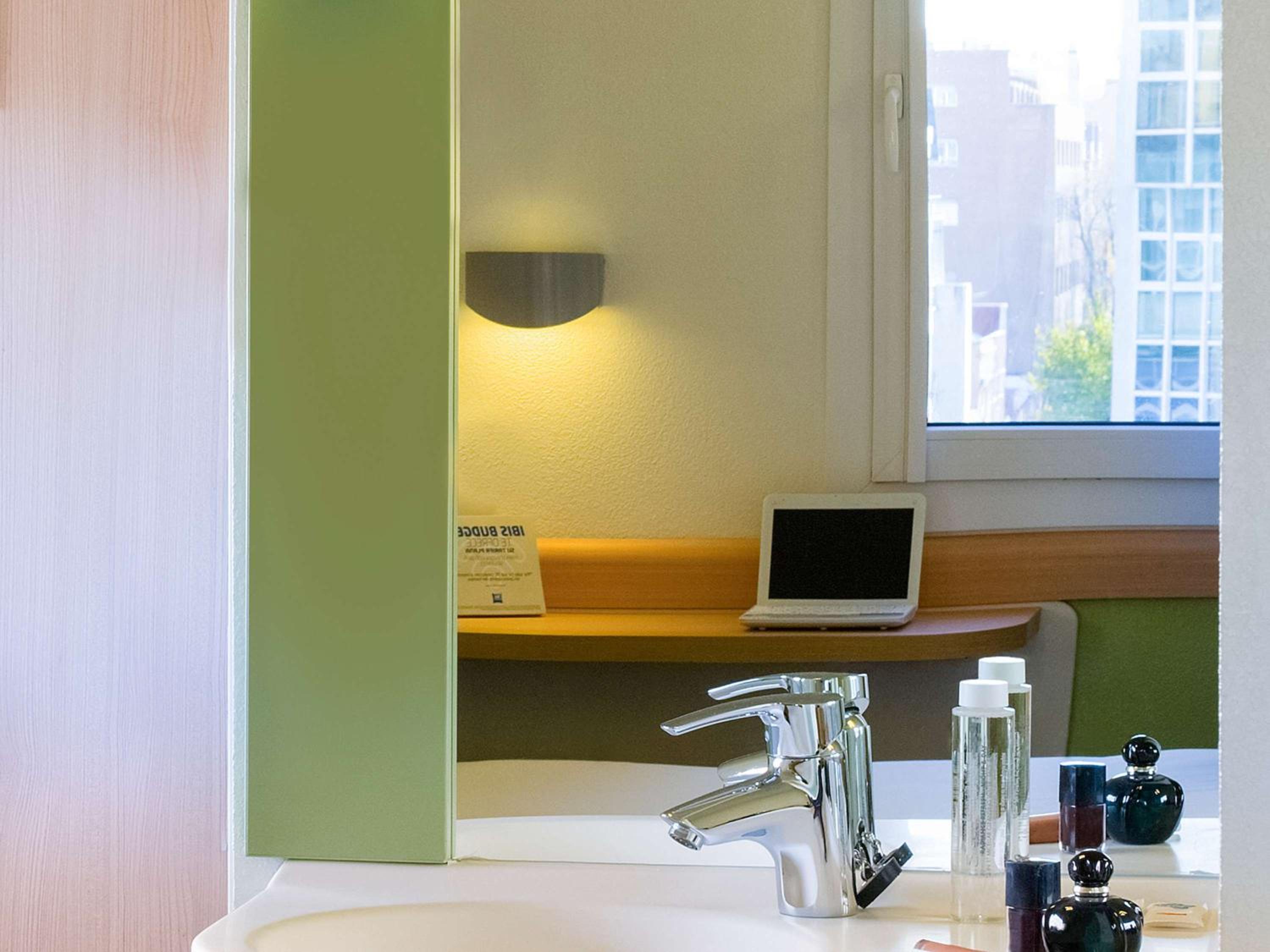 Twin Room - Photo 2