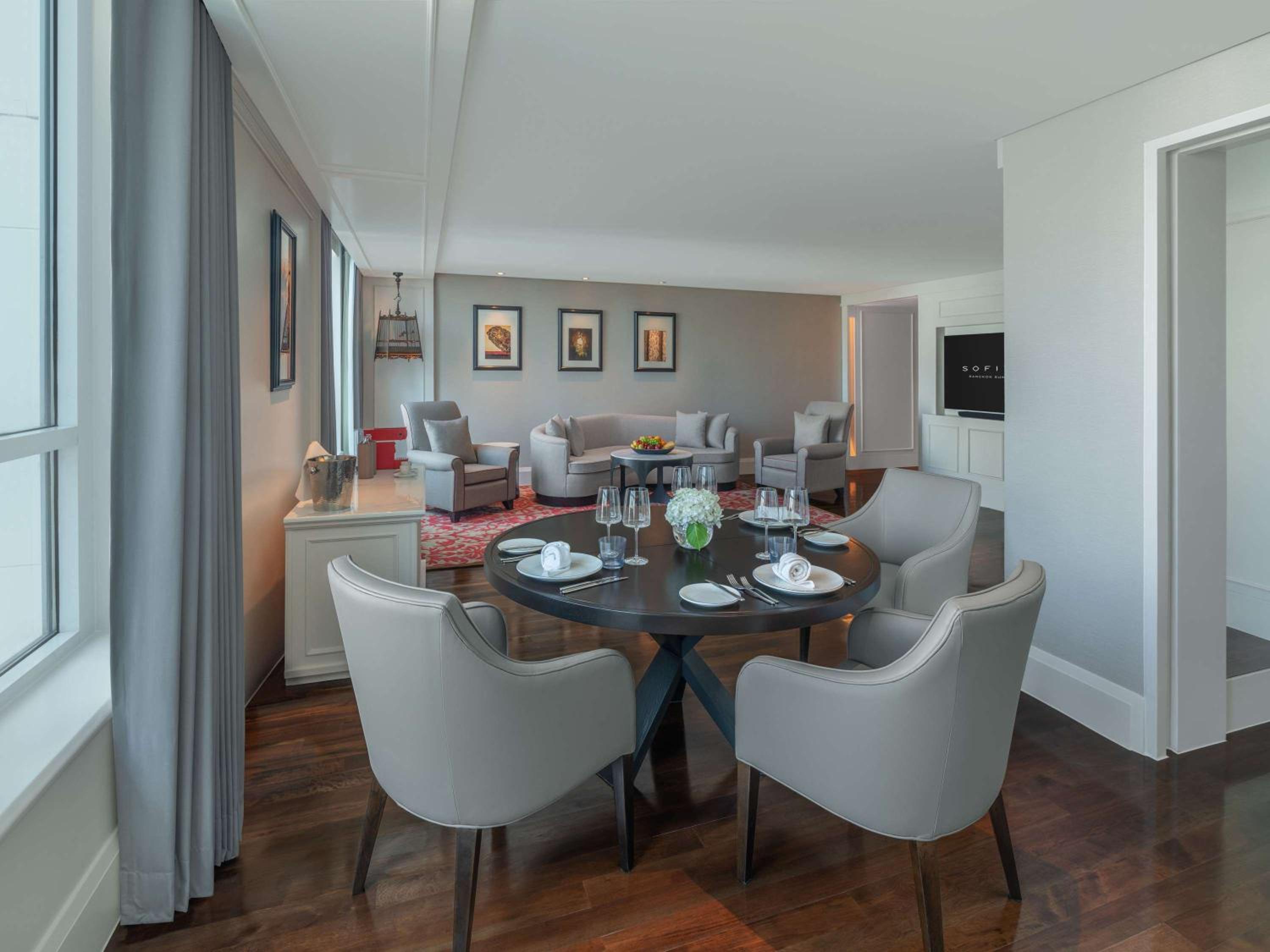 Opera King Suite with Club Access