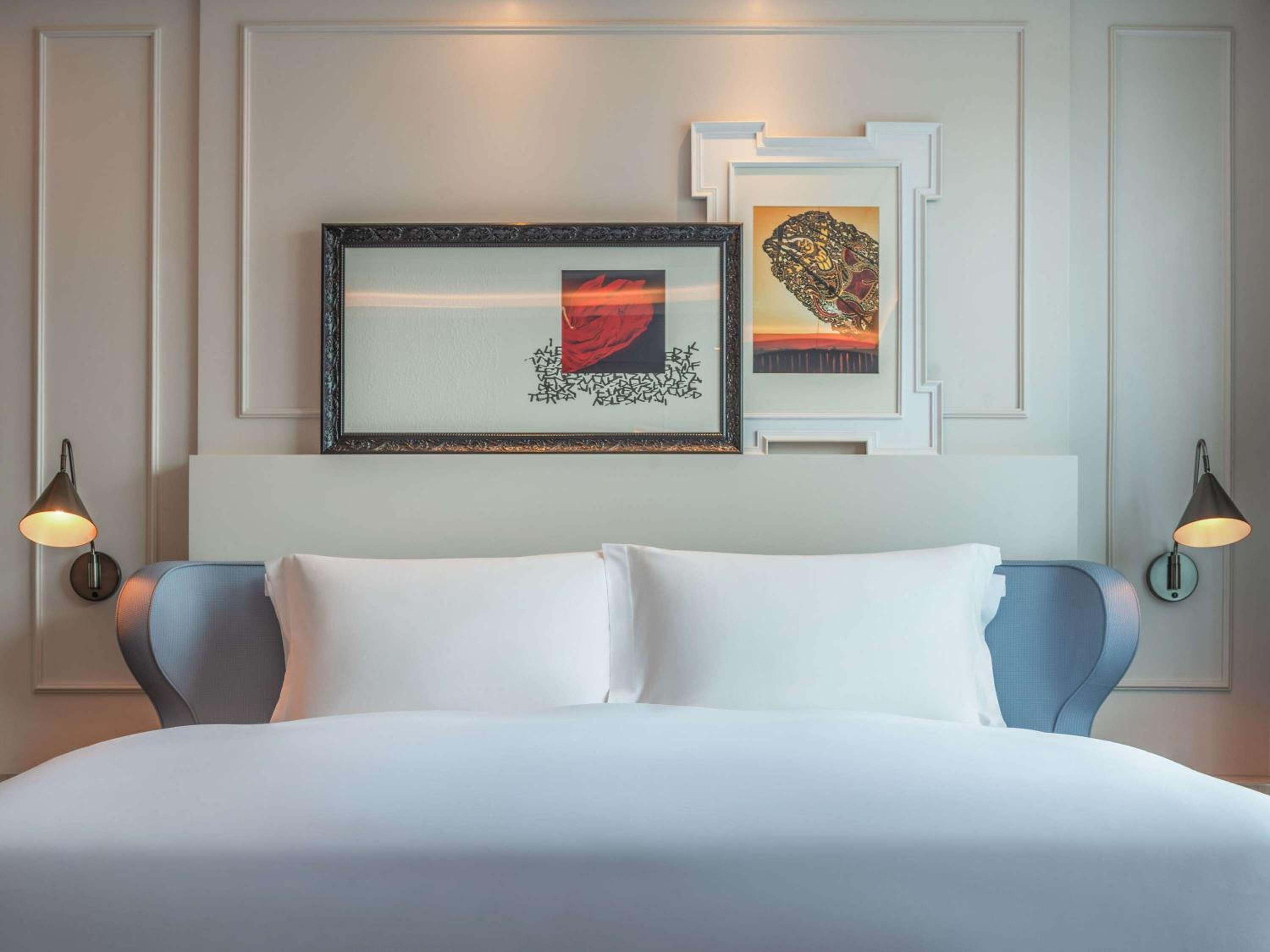 Luxury King Room thumbnail 5