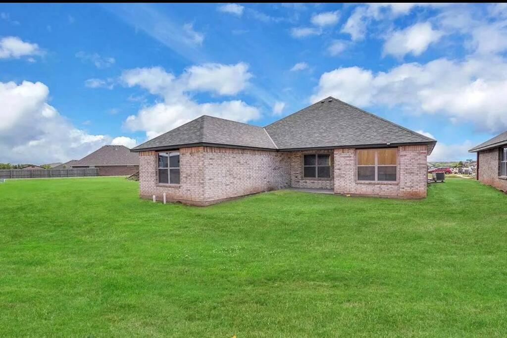 Three-Bedroom Villa photo 3