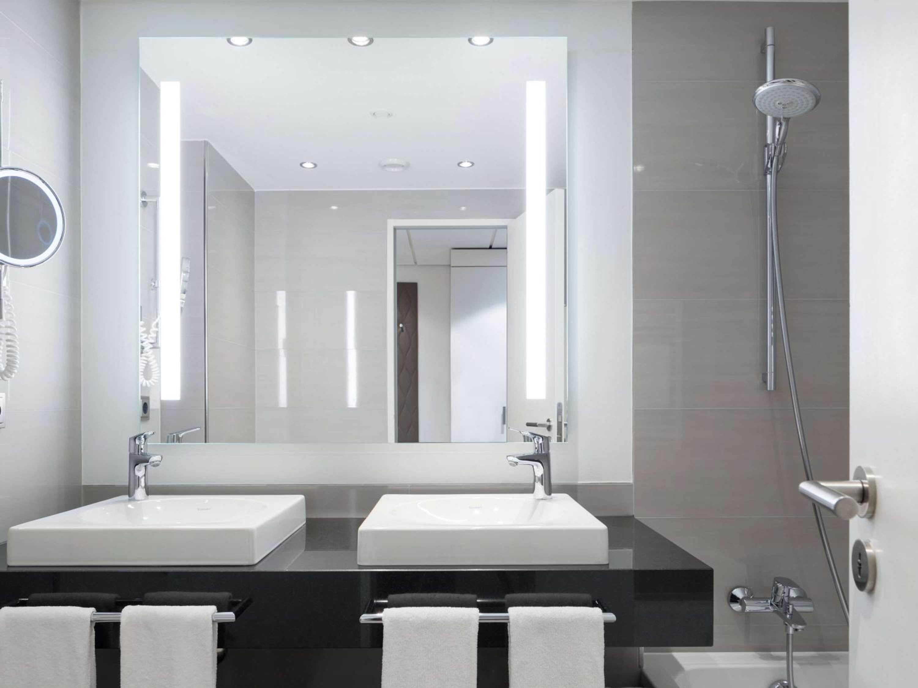 Deluxe Suite - Photo 3
