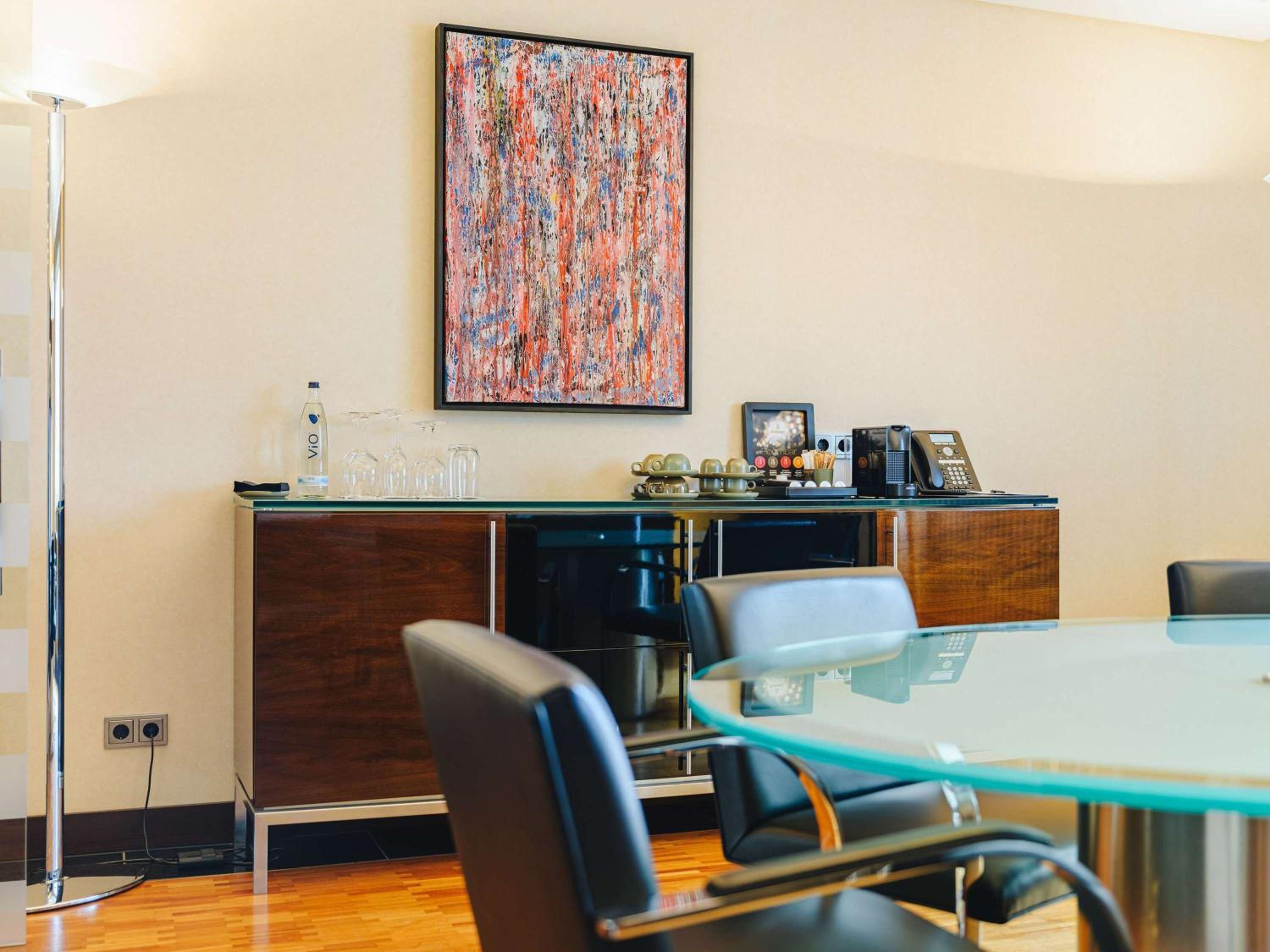 Presidential Suite thumbnail 6