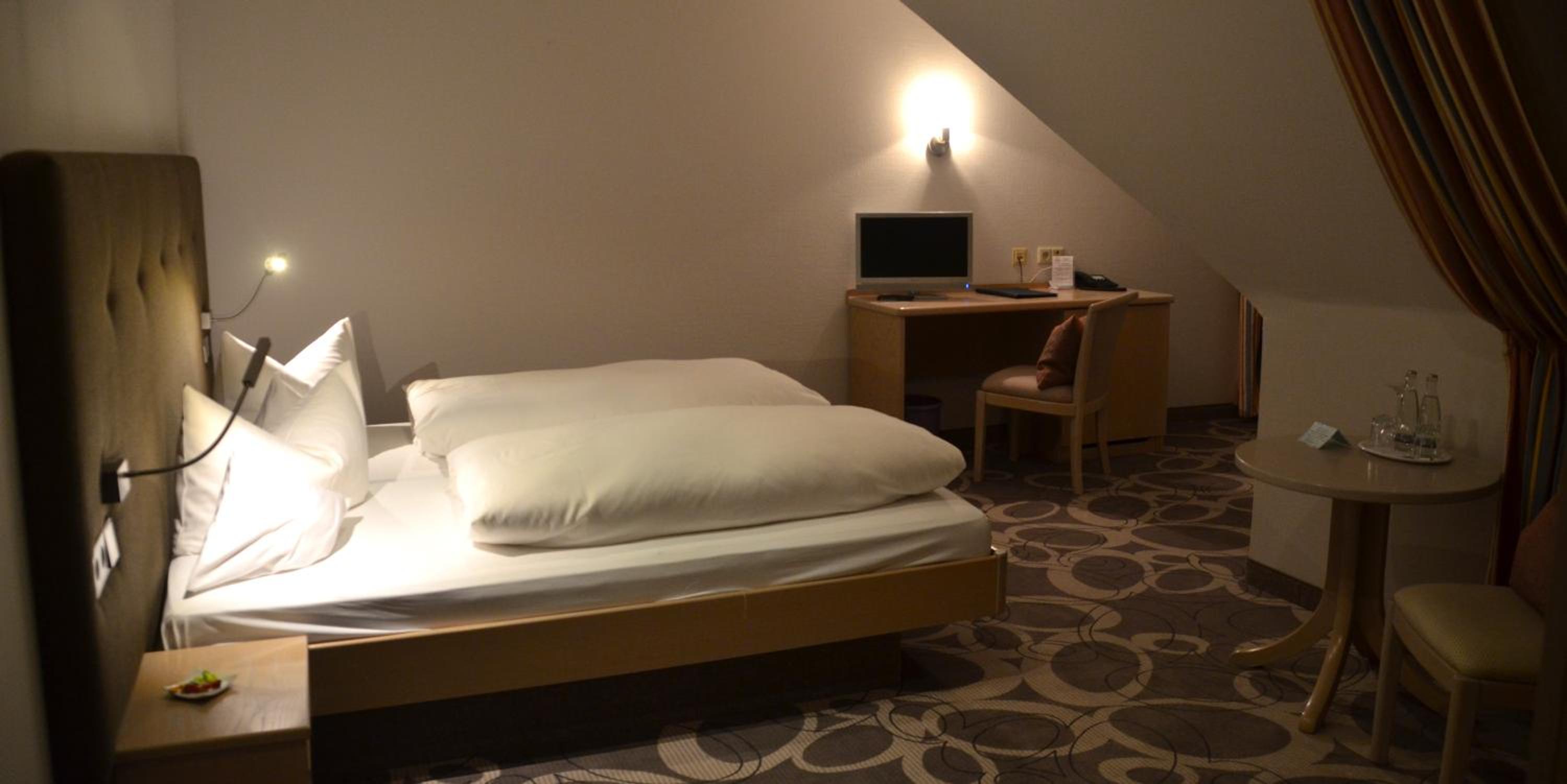Business Double Room without Balcony photo 3
